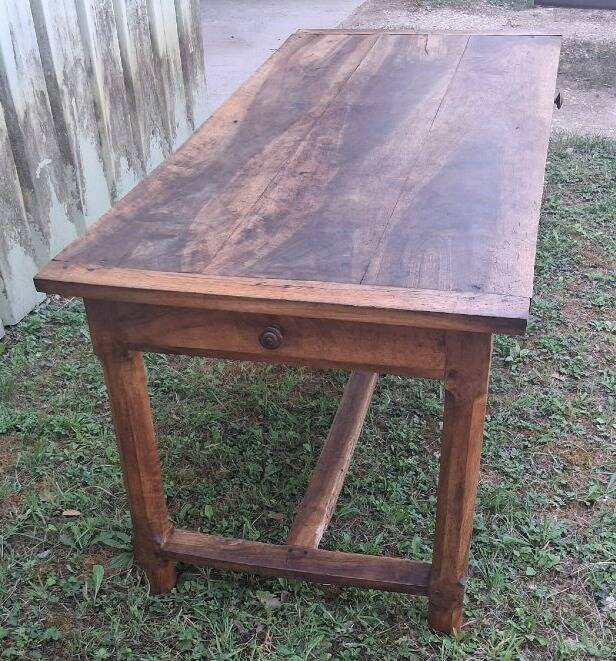 Farm table in walnut - 19th century