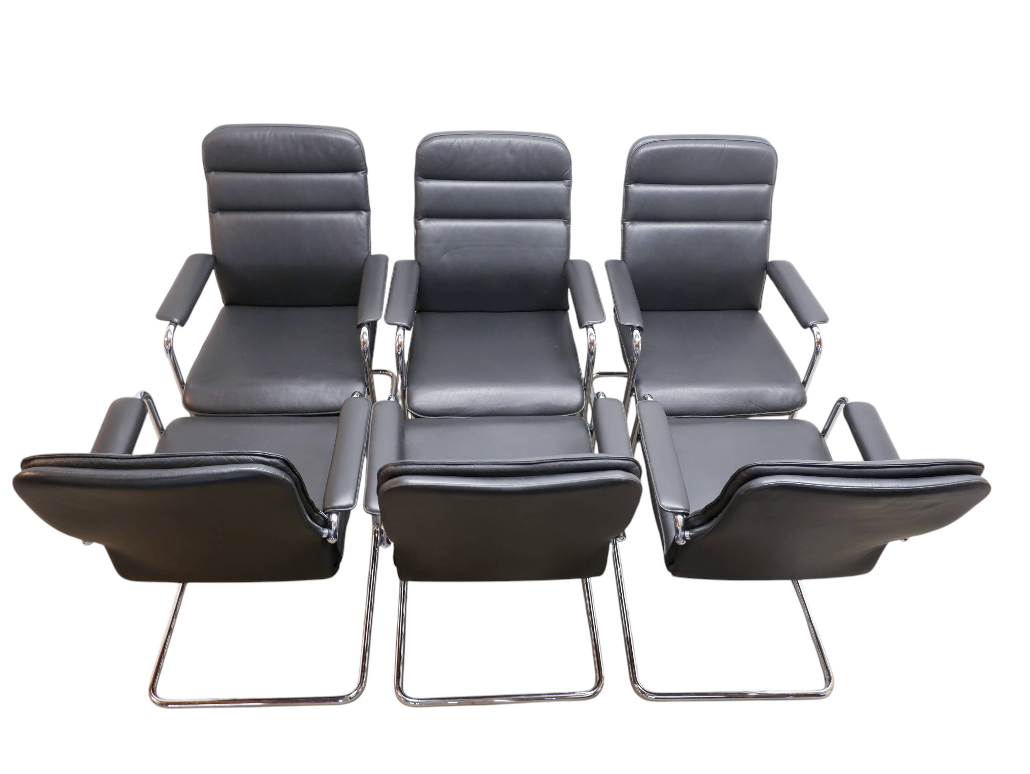 Set of 6 Black leather Thonet chairs