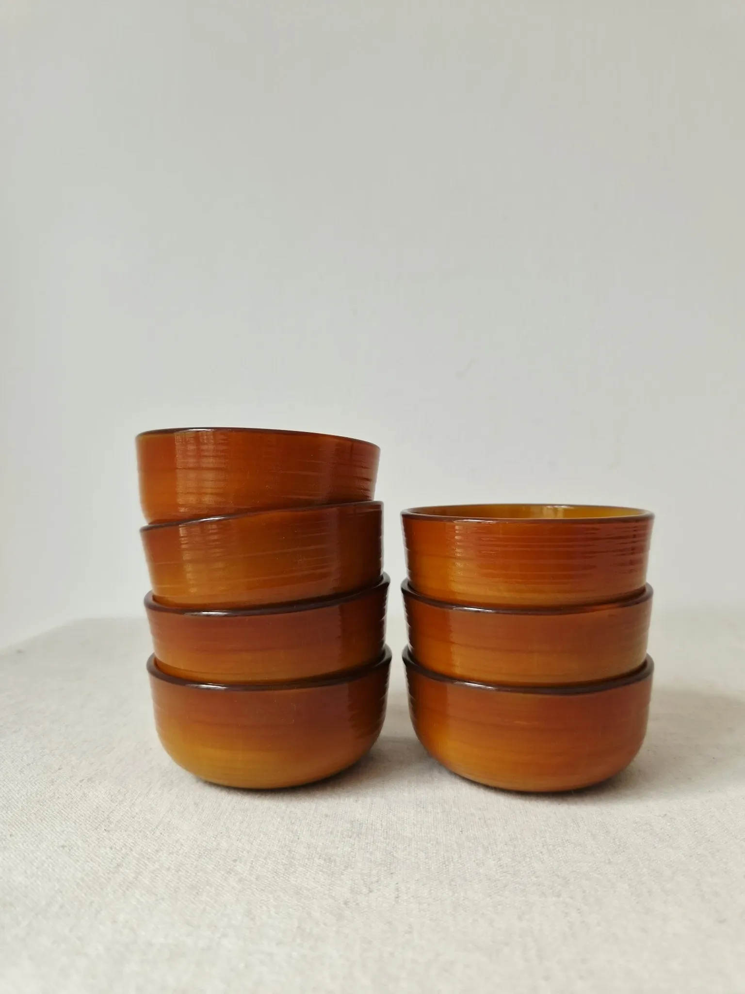 Lot de 7 petites coupelles vintage modèle "Volcan" '70s - Arcopal 