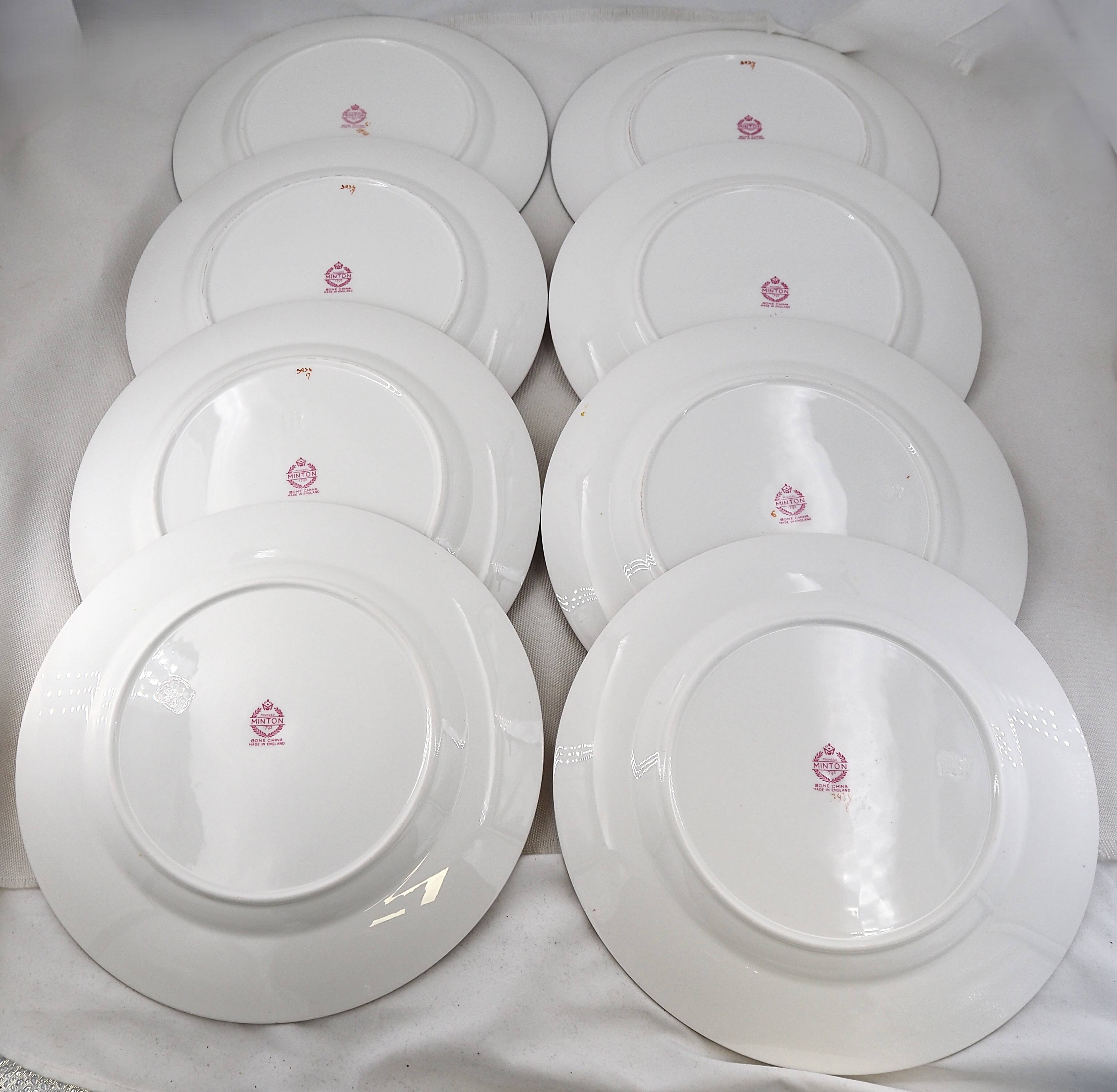 Minton Cuckoo, Coucou, 8 hand-painted porcelain dinner plates, 26 cm.