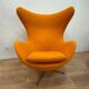 Fauteuil Egg Chair orange par Arne Jacobsen