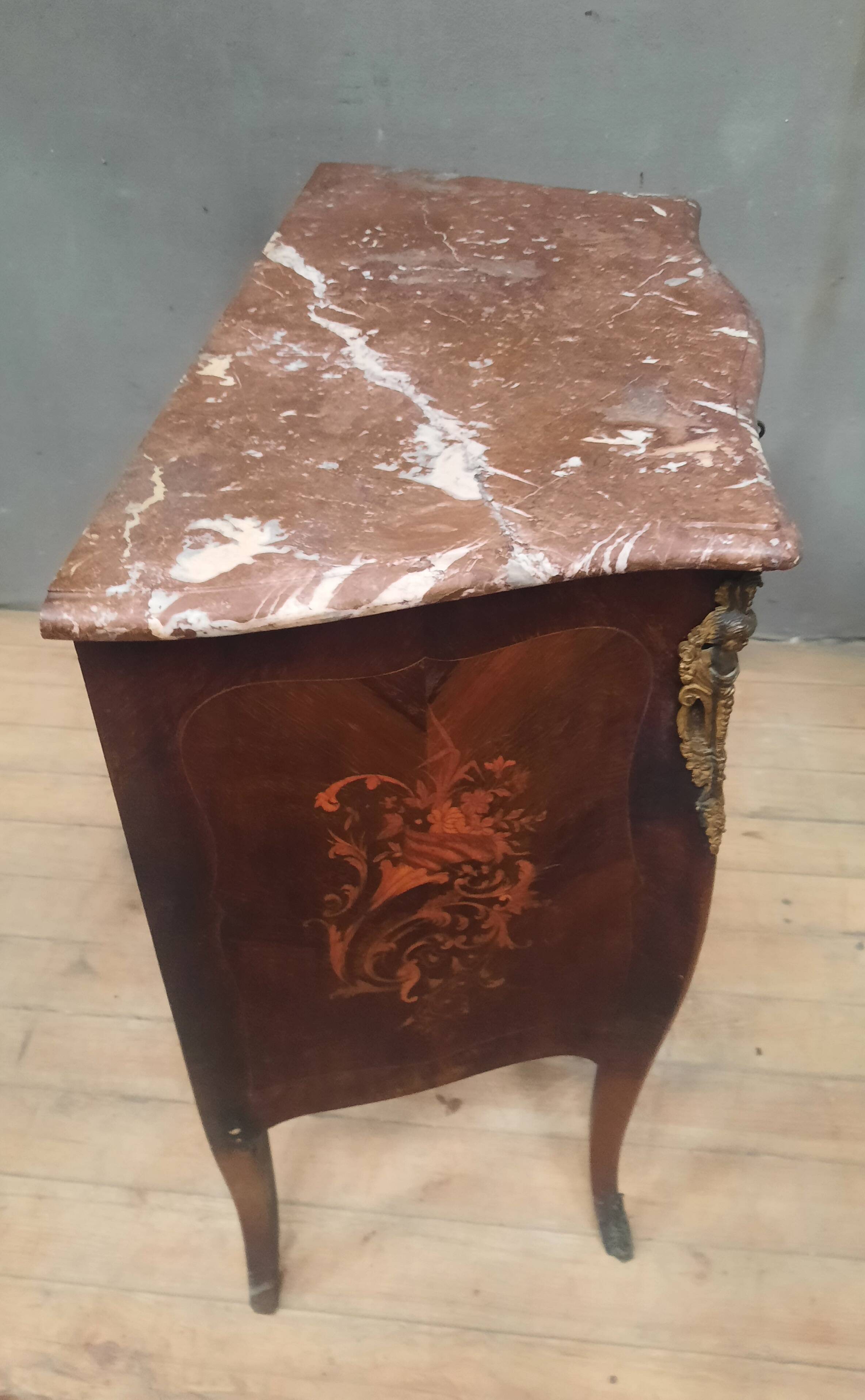 Louis XV style commode, late nineteenth century.