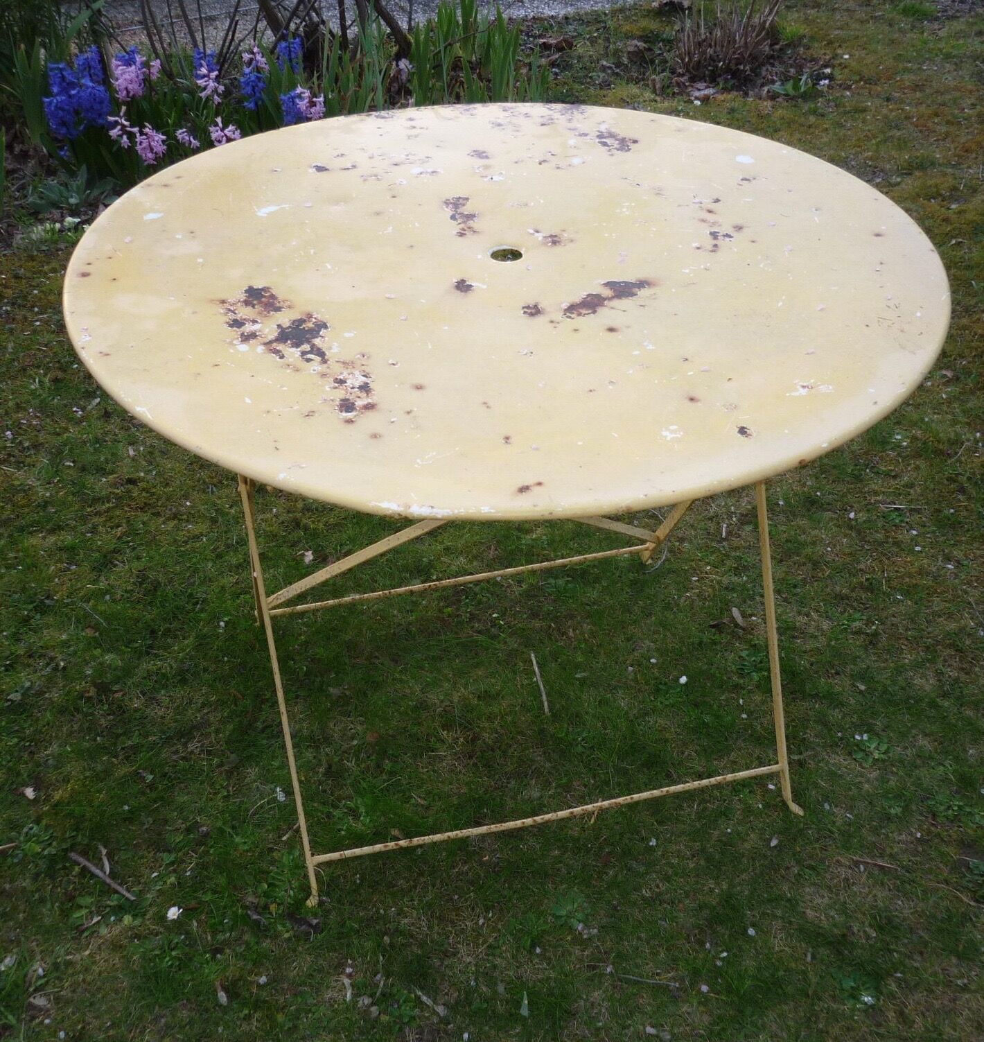 1950 foldable sheet metal garden table