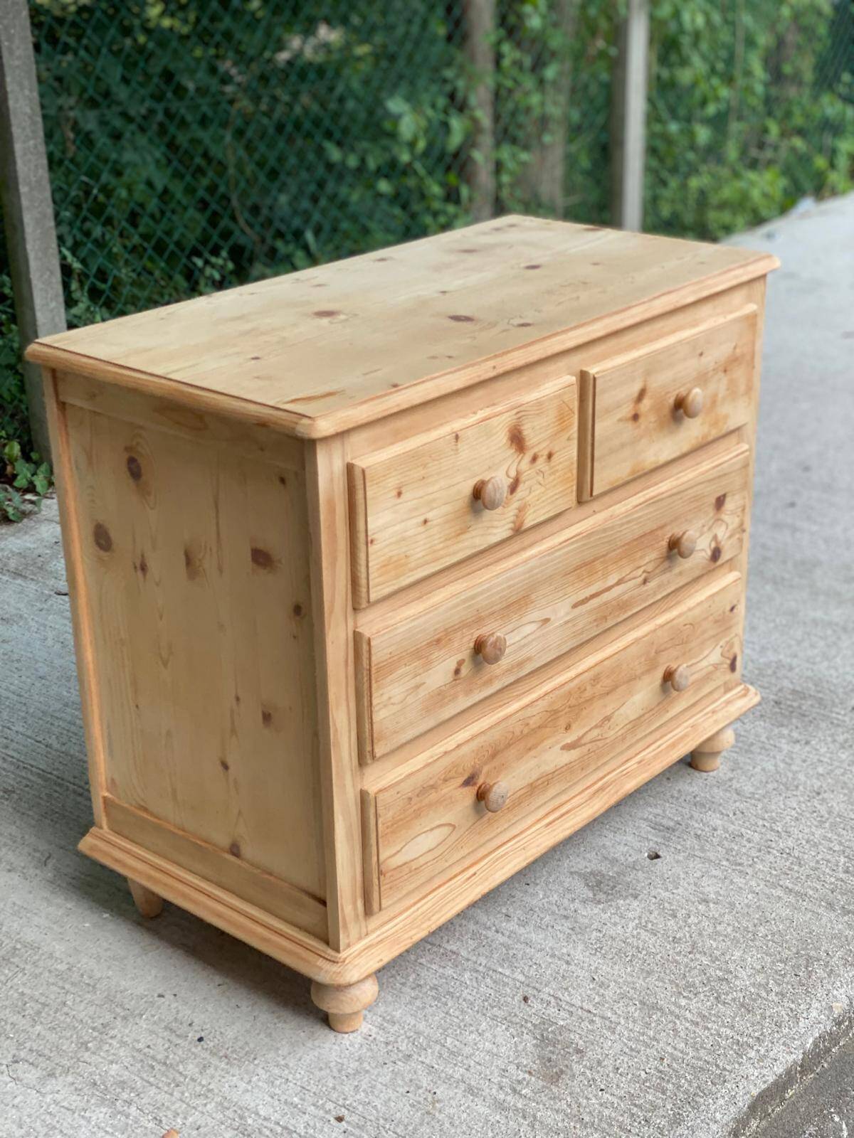 Commode anglaise rénovée en bois massif 1970
