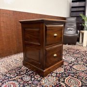 Classic English Mahogany Chest of Drawers