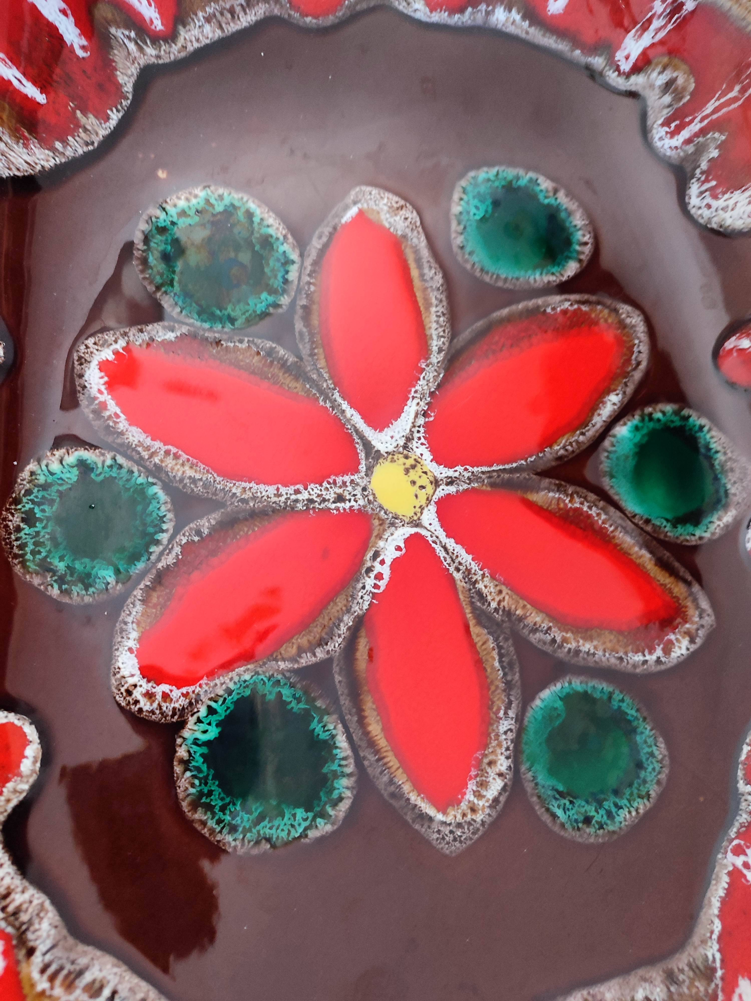 Magnificent decorative plate or fruit bowl signed Vallauris vintage.