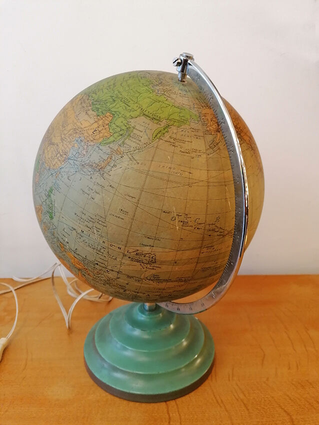 Luminous glass terestre globe, Perrina - Paris, 1940-50