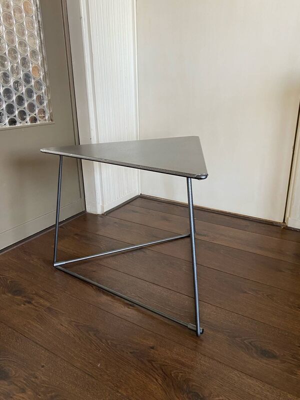 Table d'appoint vintage triangulaire Niels Gammelgaard Oti 1980, table basse