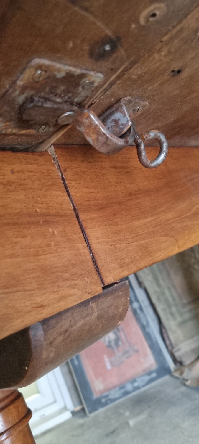 Oval table directorate early 19th