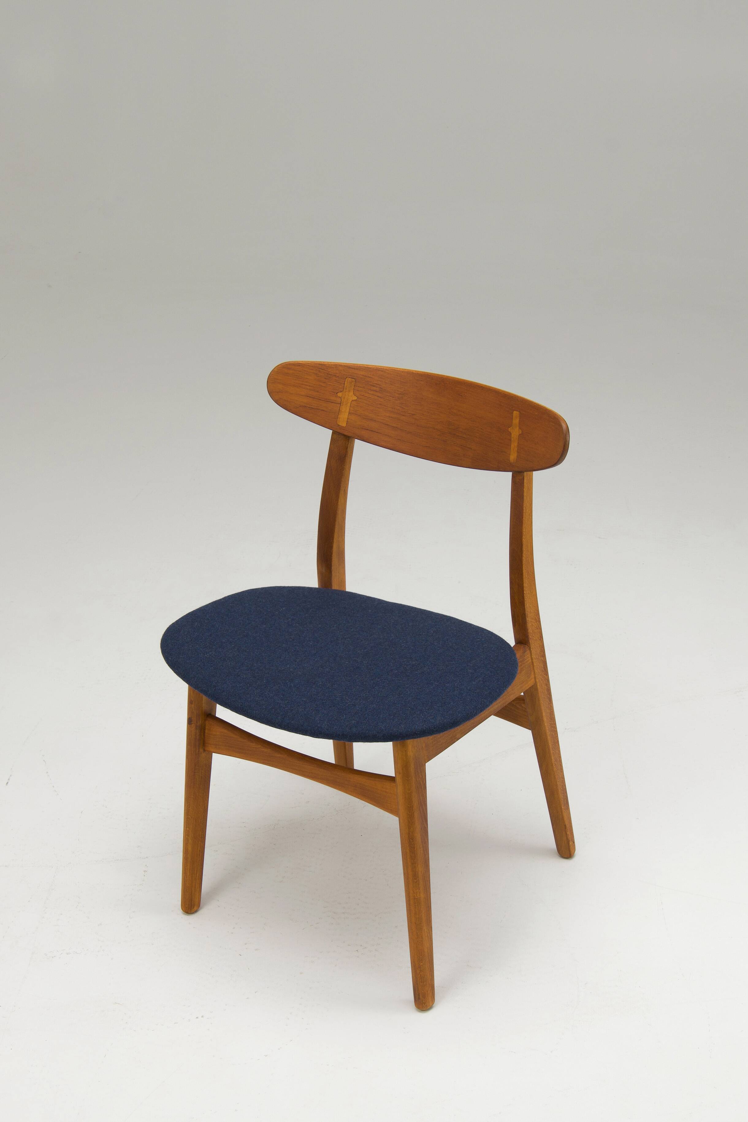 Ensemble de 4 chaises de salle à manger « Ch30 » - Hans J. Wegner
