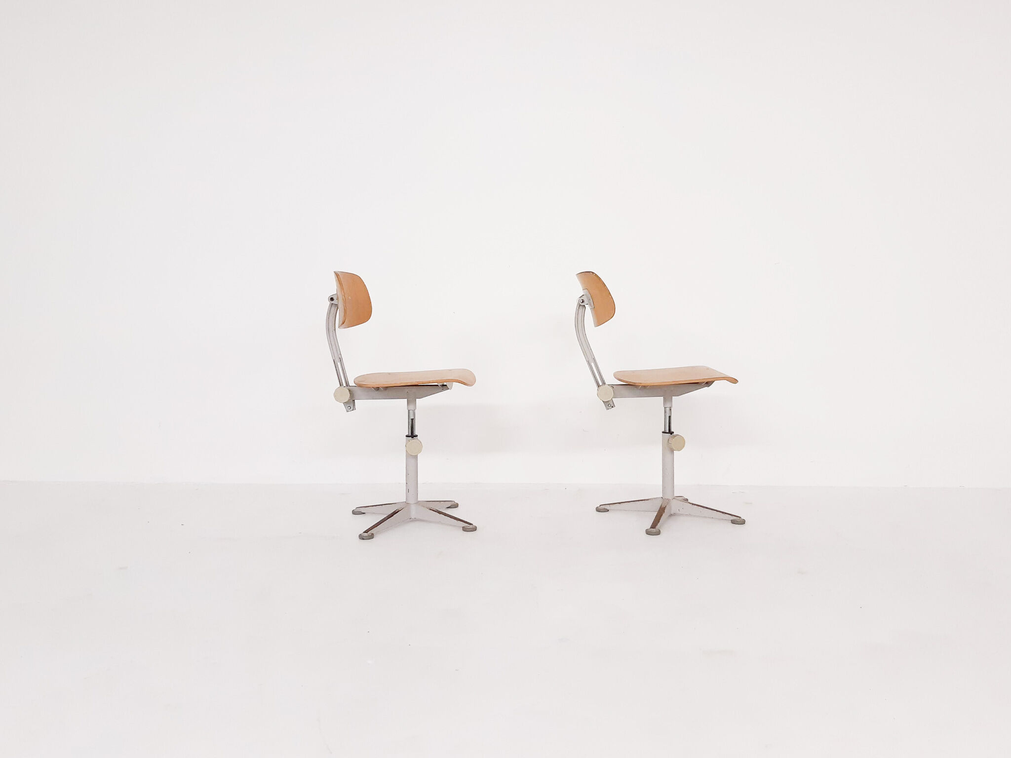 Friso Kramer for Ahrend de Cirkel drafting stools, The Netherlands 1950's