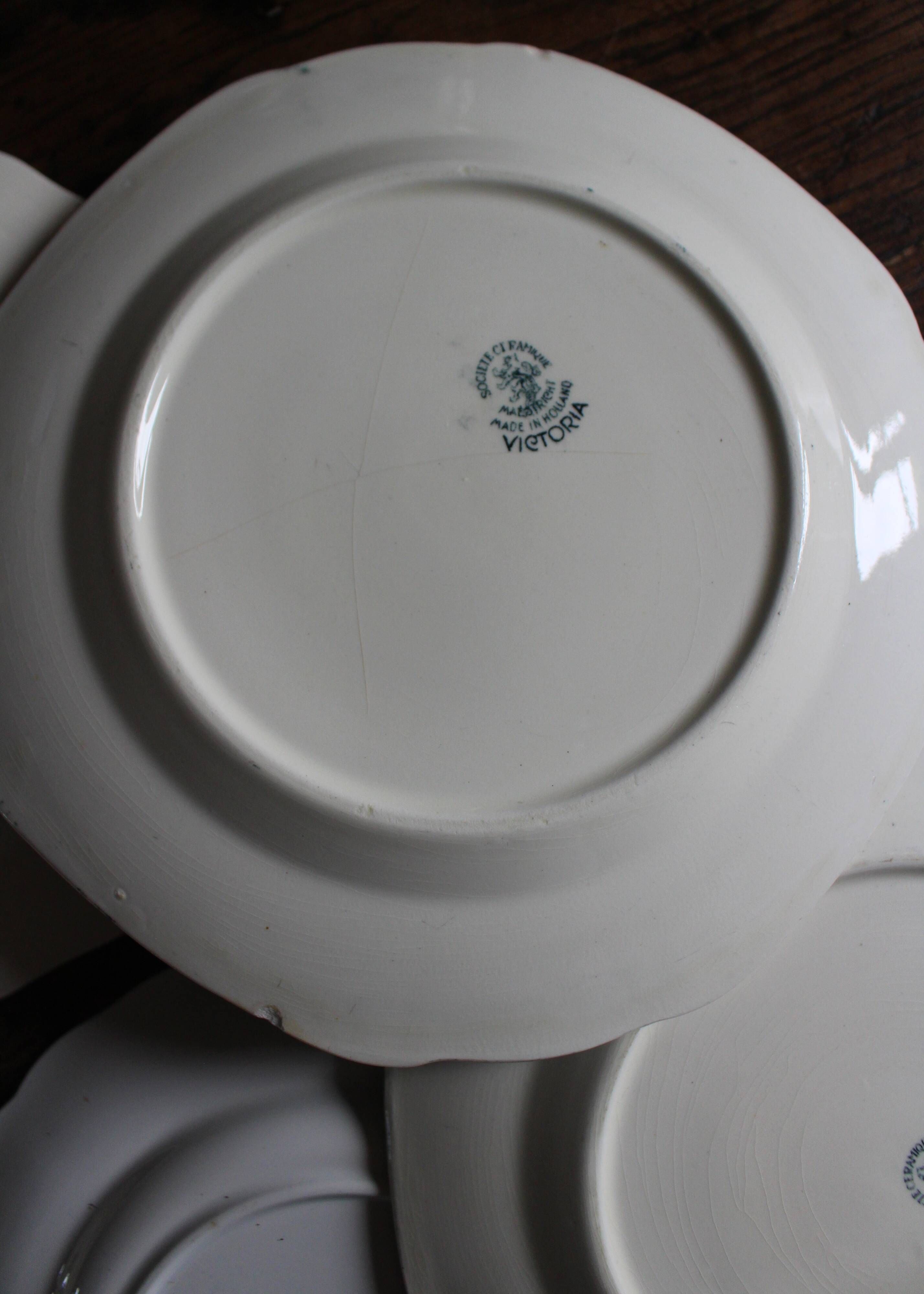 A set of 6 flat plates pairs Sarreguemines Lunéville Blue Flowers.