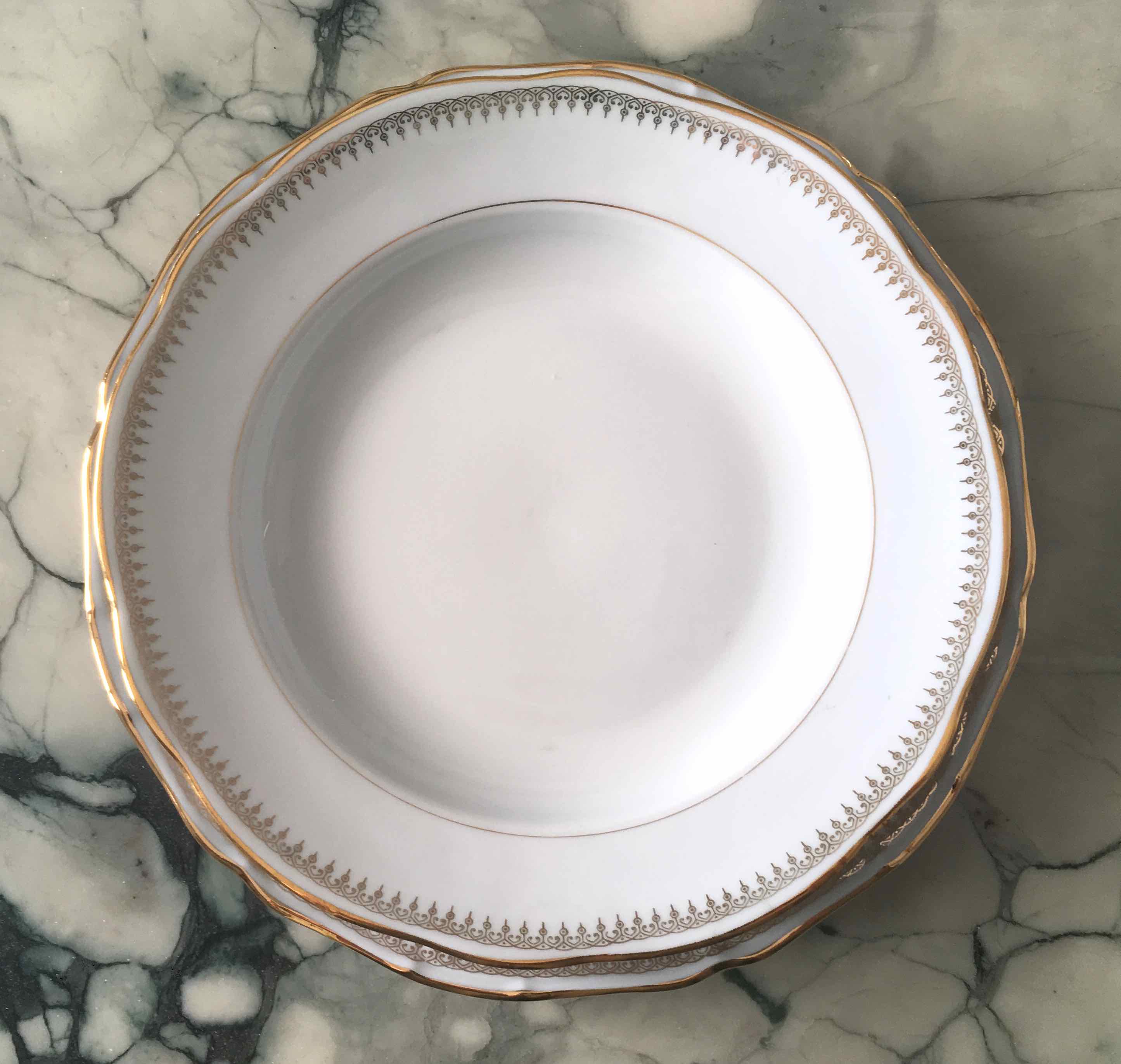 Service plates for 12 people 33 pieces Sologne porcelain