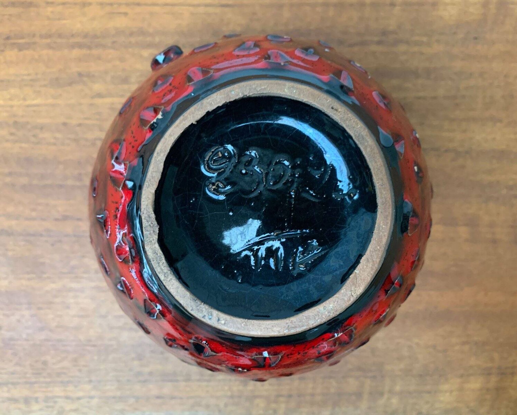 Strawberry pottery vase by Fratelli Fanciullacci for Bitossi, 1960s.