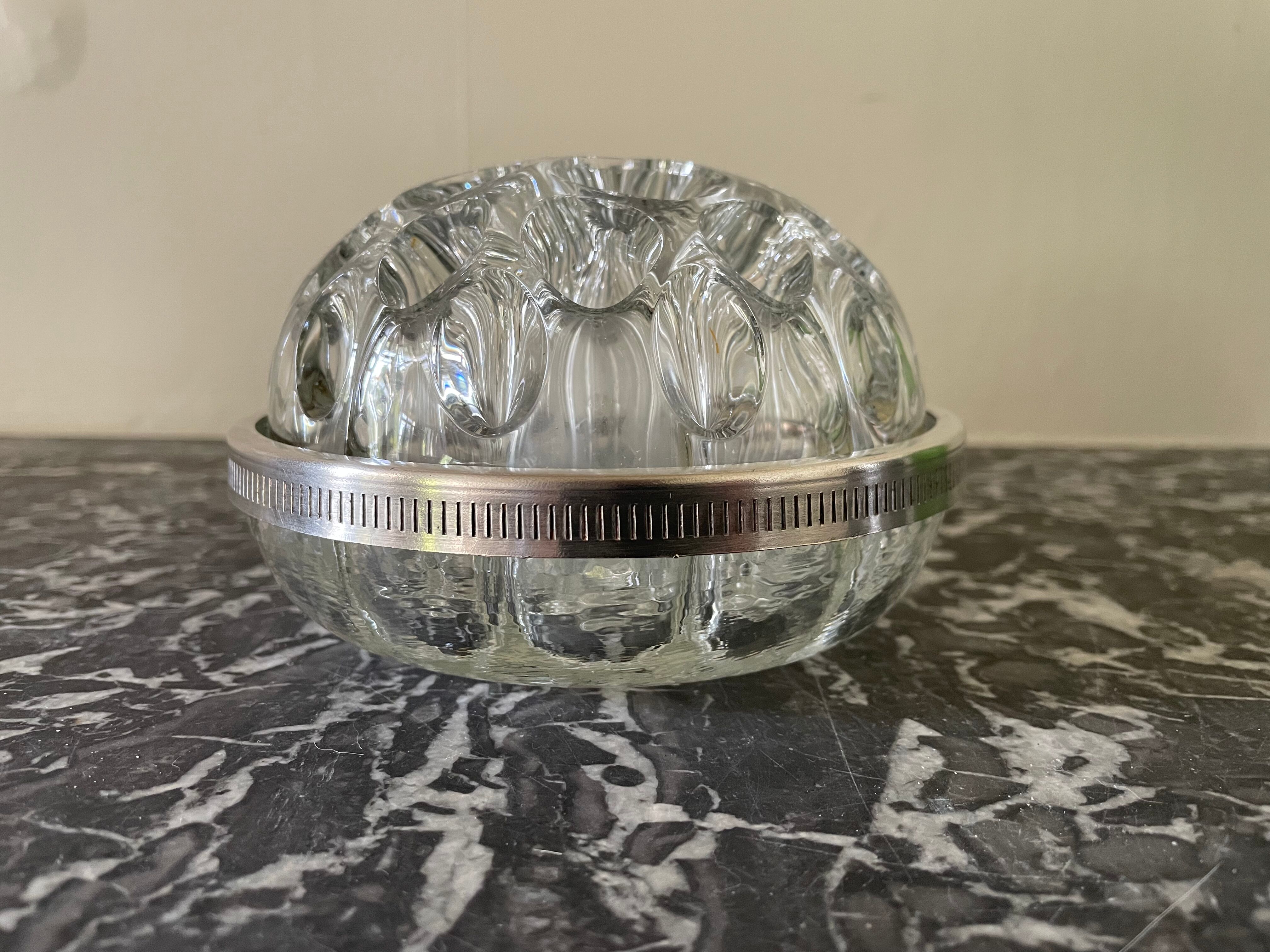 Pique crystal flowers of Reims