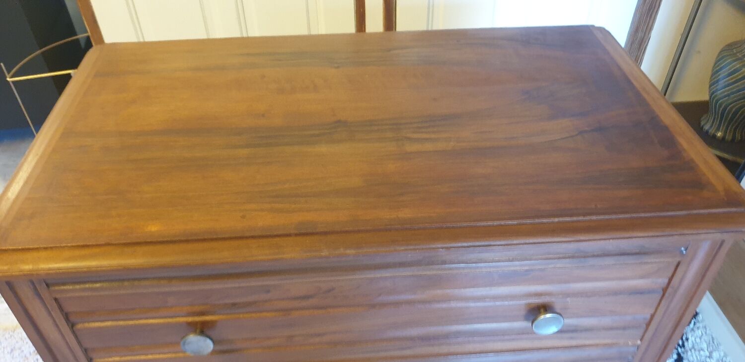 Commode en noyer massif