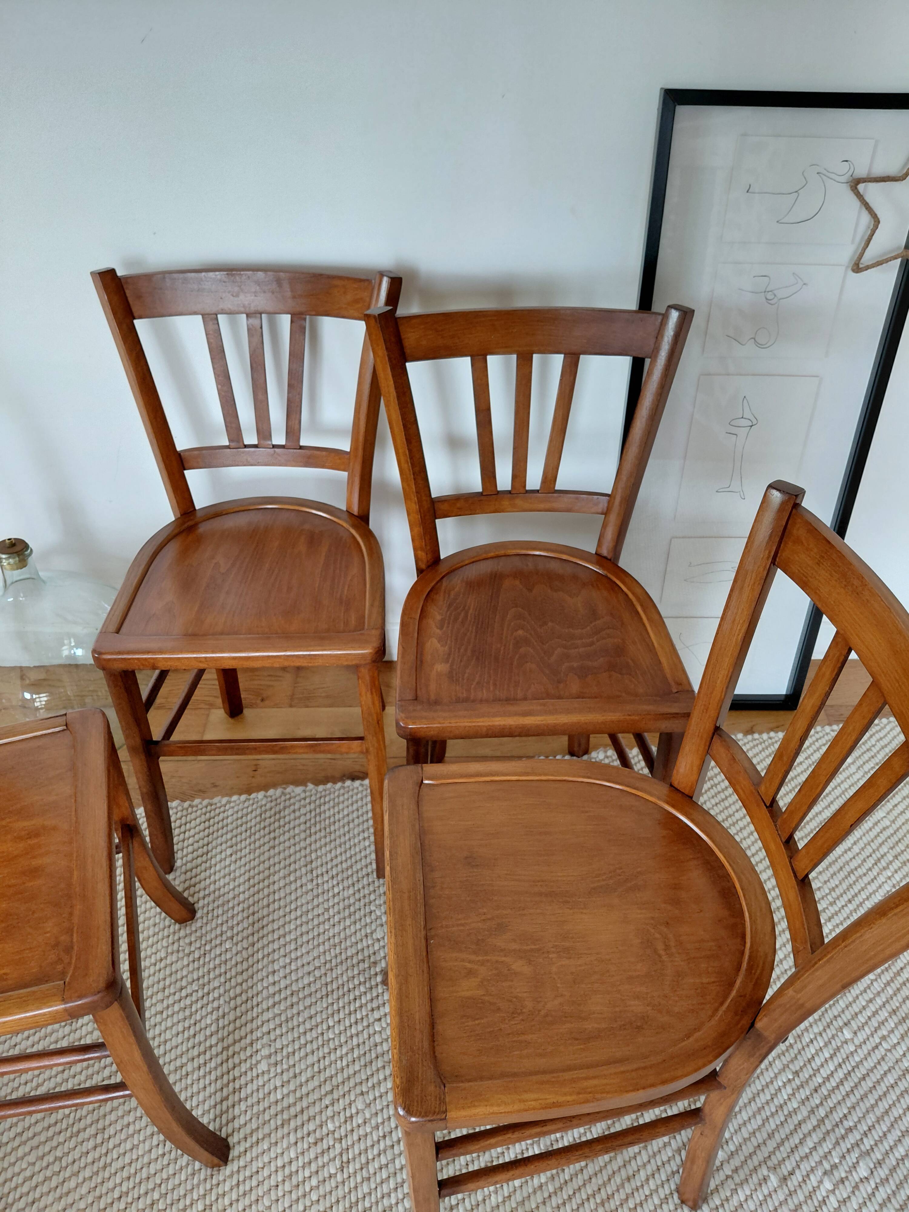 Set of 4 vintage bistro chairs in wood - brasserie style