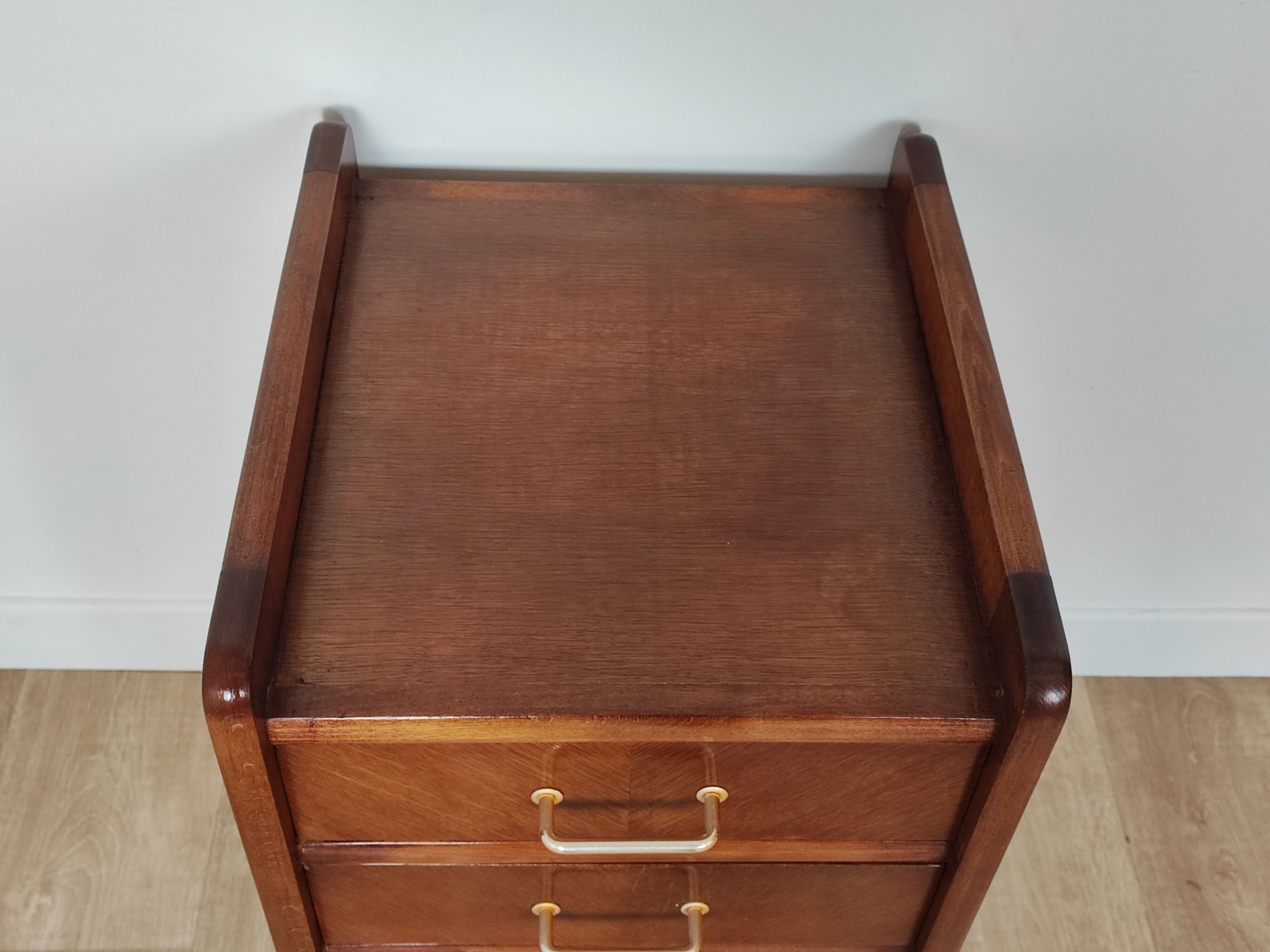Paire de tables de chevet vintage