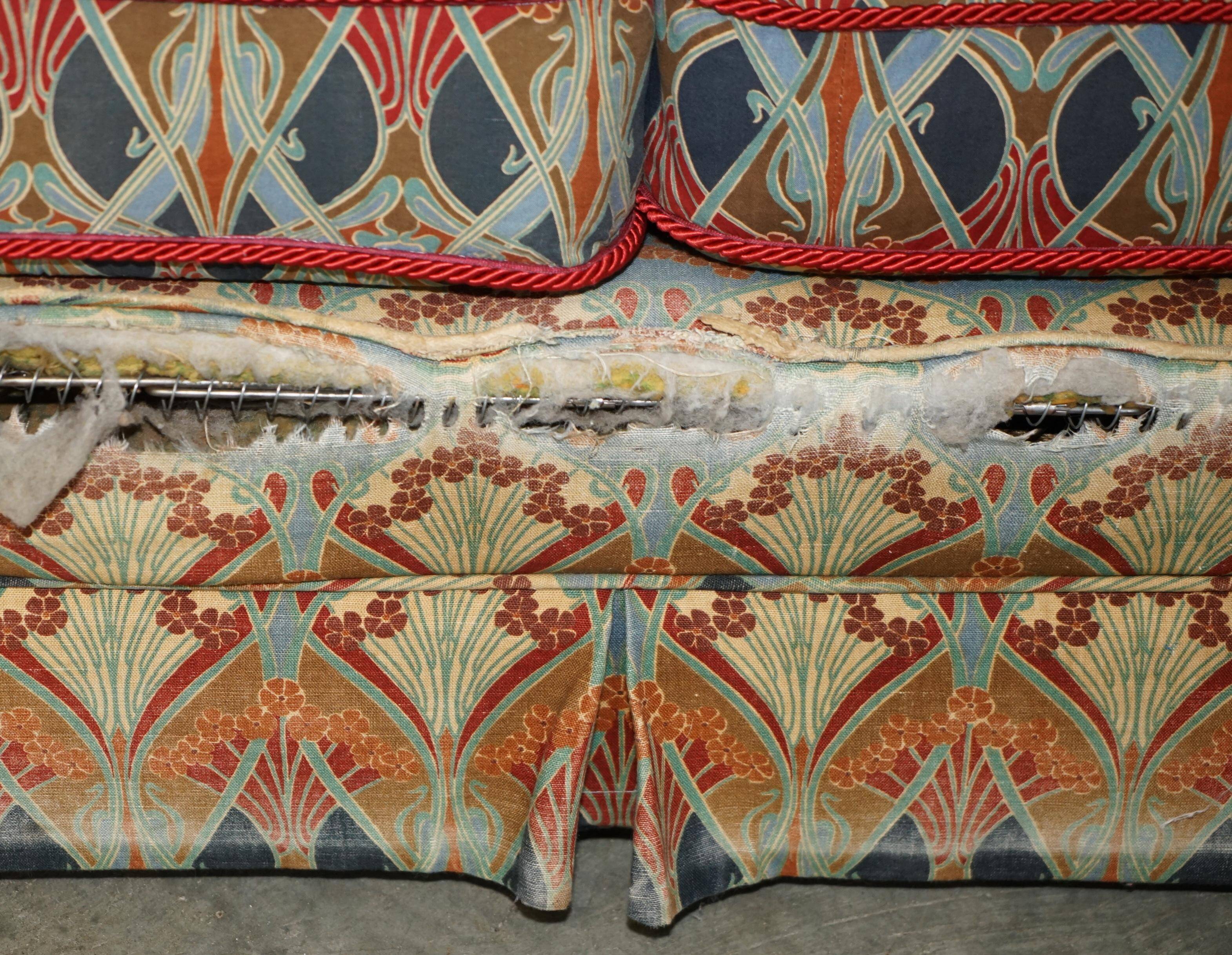 Vintage Liberty's of London Ianthe Canapé Worn Condition