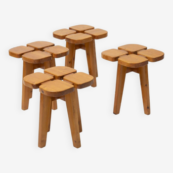 Set of 4 pine stools inspired by Rauni Peippo 'Apila', produced in Ukraine, 1960s