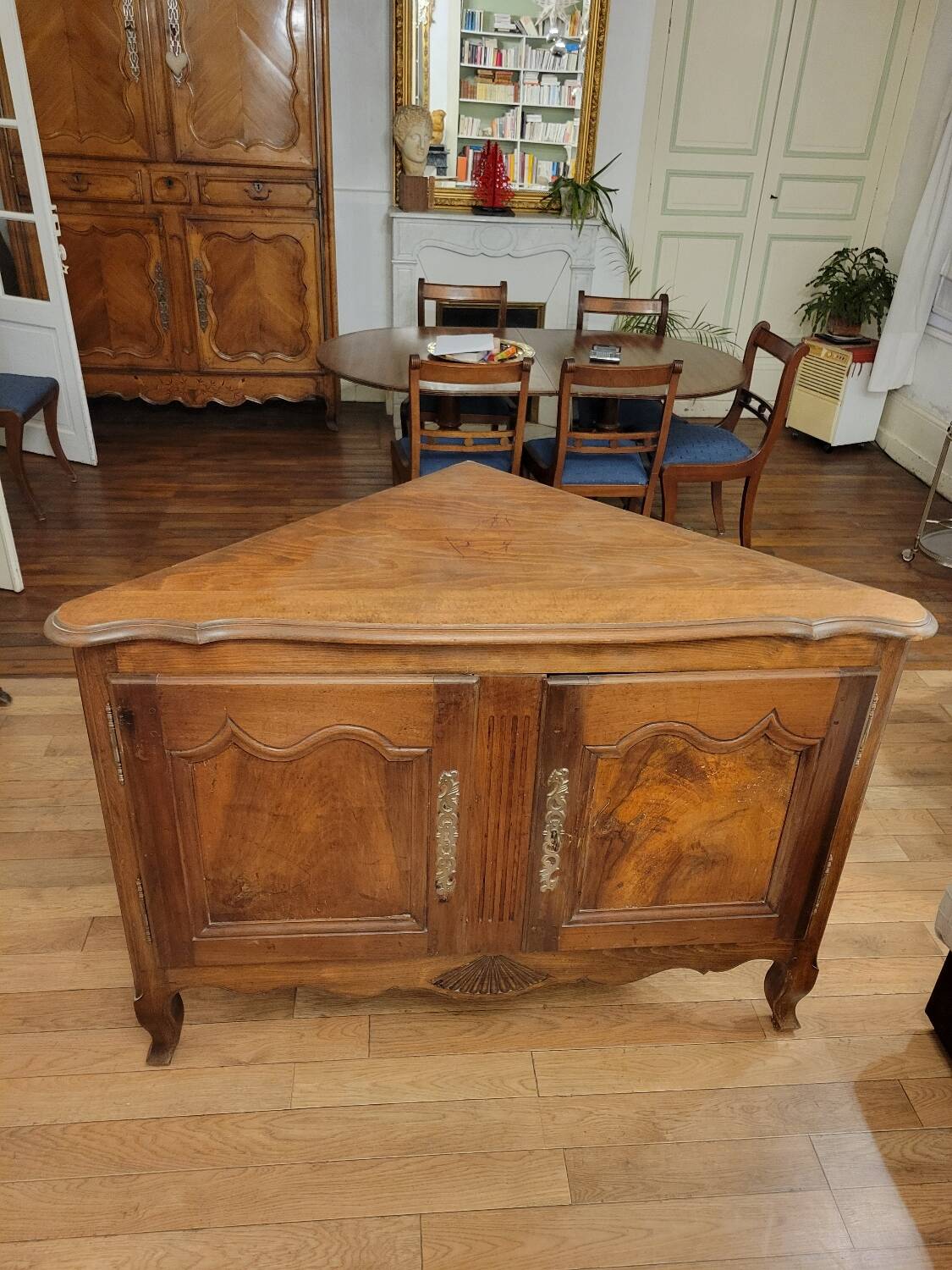 Louis XV corner sideboard