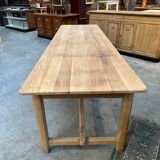 Oak farmhouse table and its 2 benches
