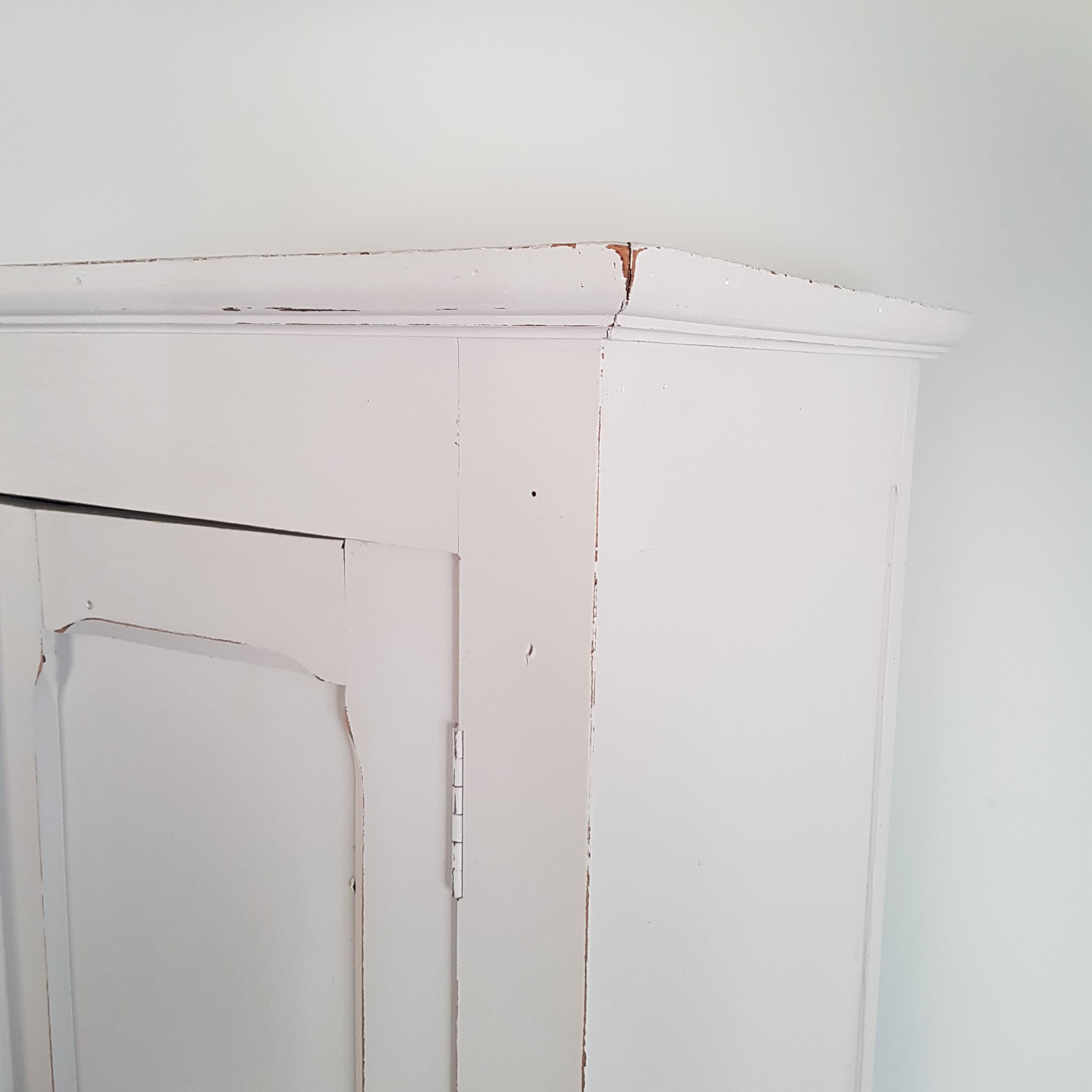 Parisian wardrobe in pearl grey, 50s