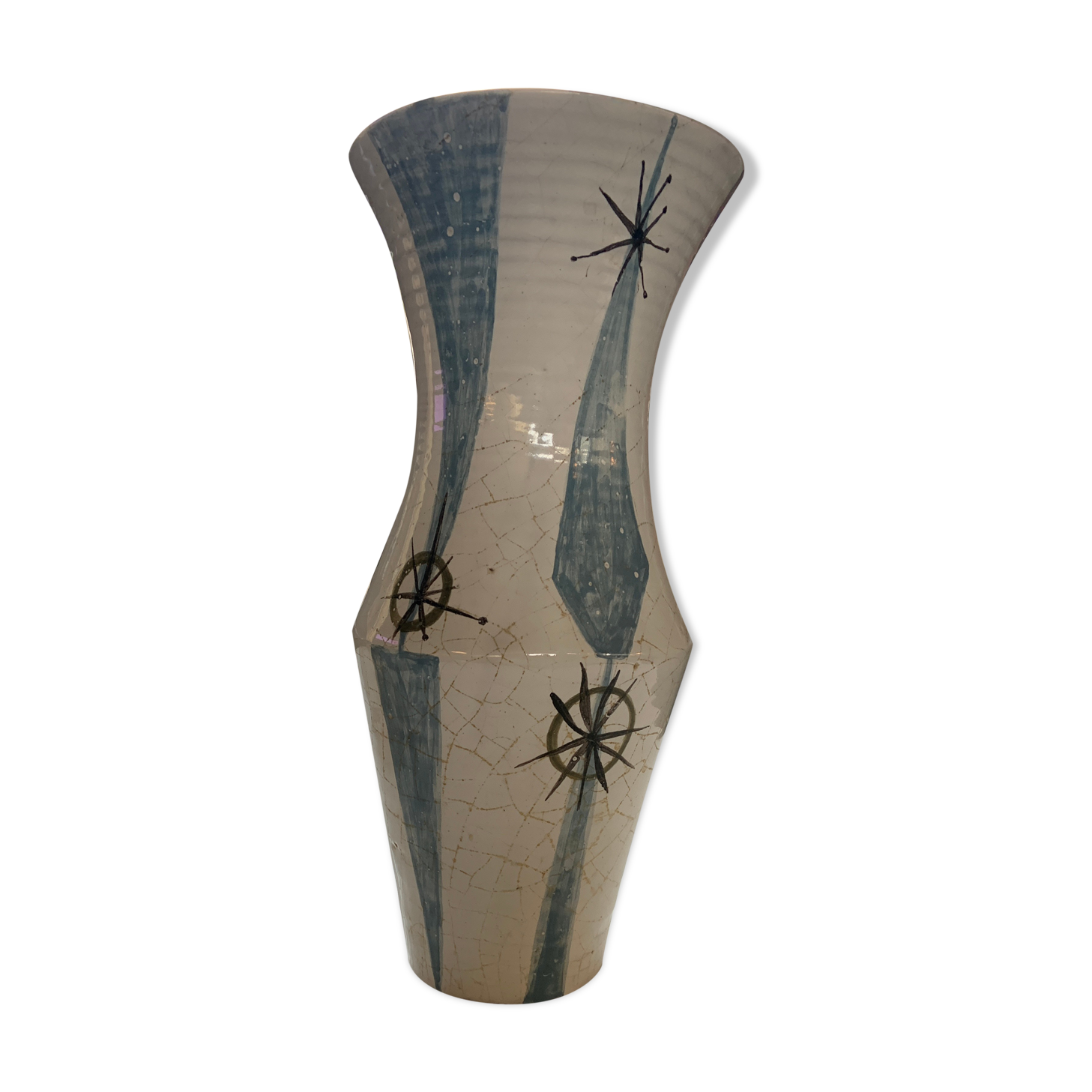 Marine-inspired ceramic vase
