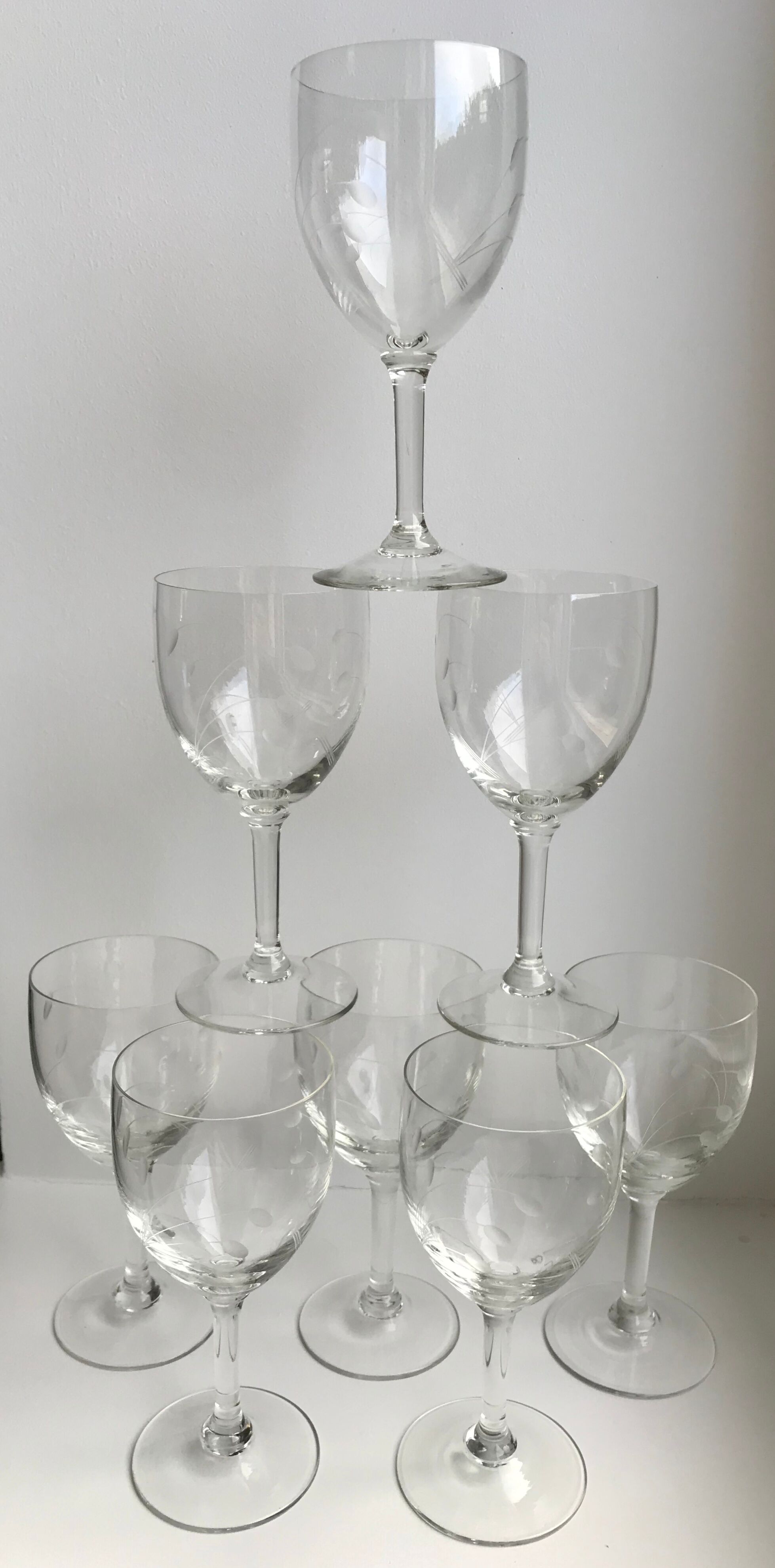 Set of 10 wine glasses engraved 50s-60s
