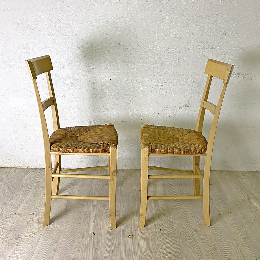 Pair of mulched farm chairs