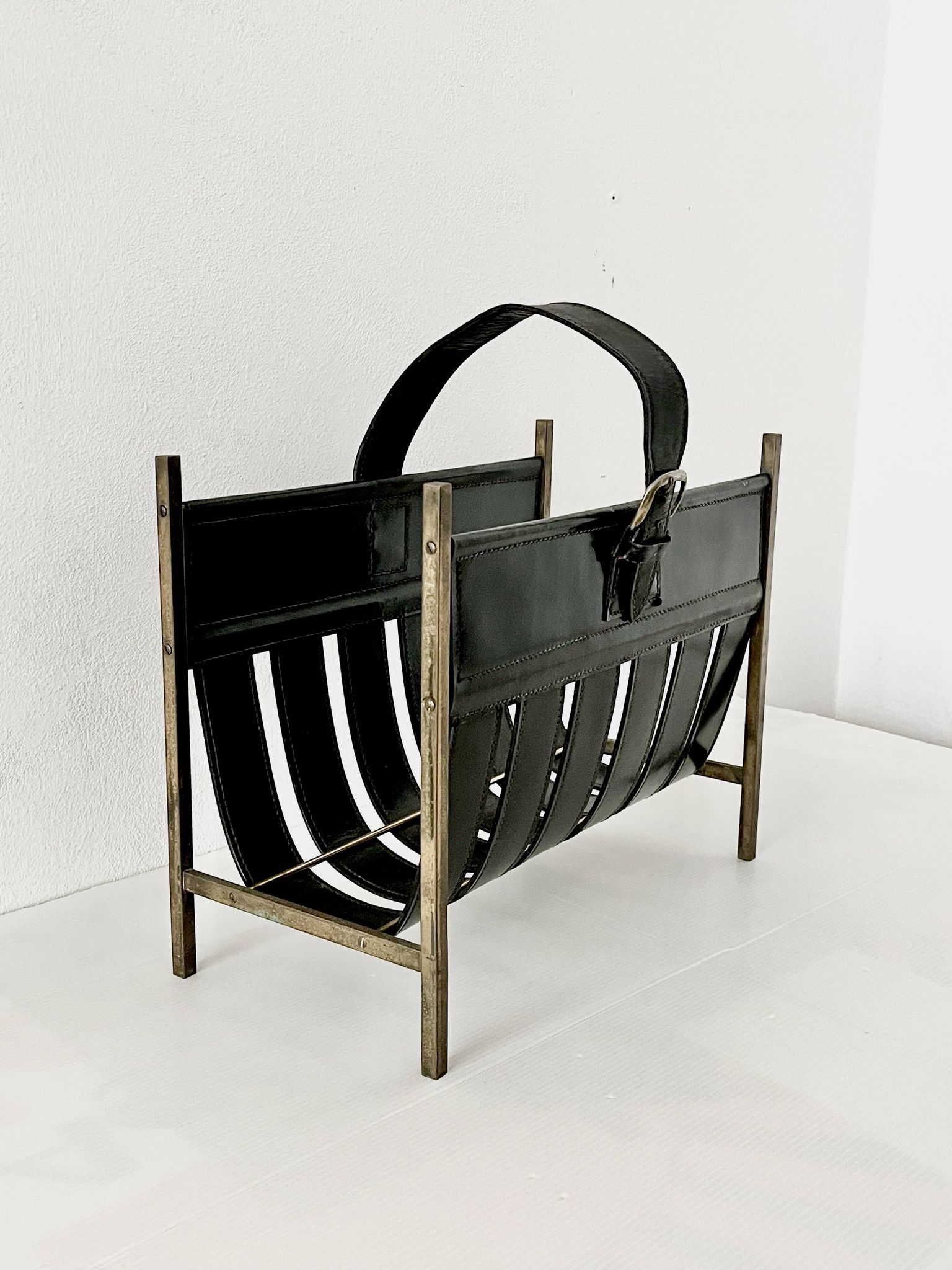 Porte revue en cuir Français mid century