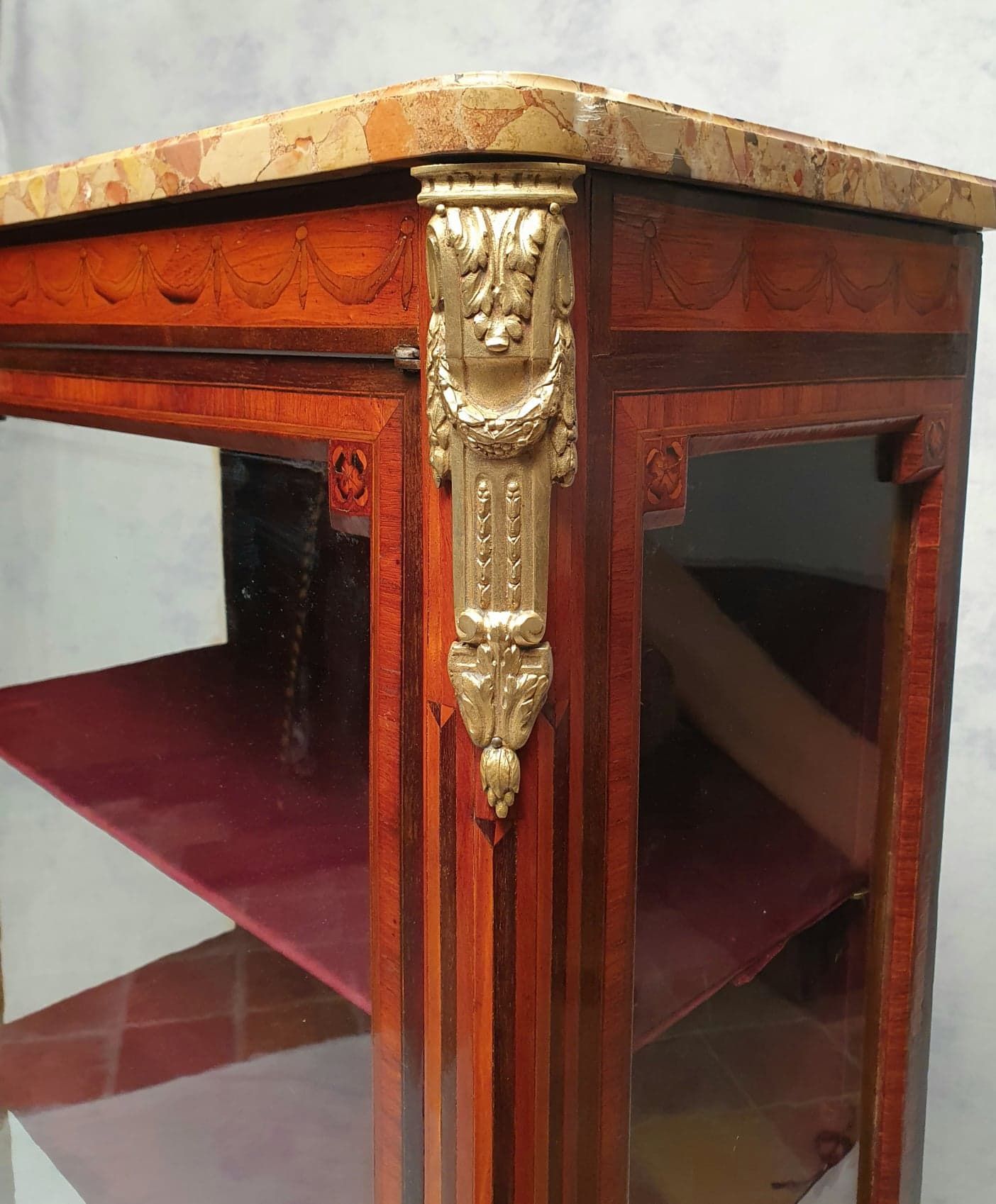 Louis XVI style showcase in marquetry - rosewood - rosewood - 19th