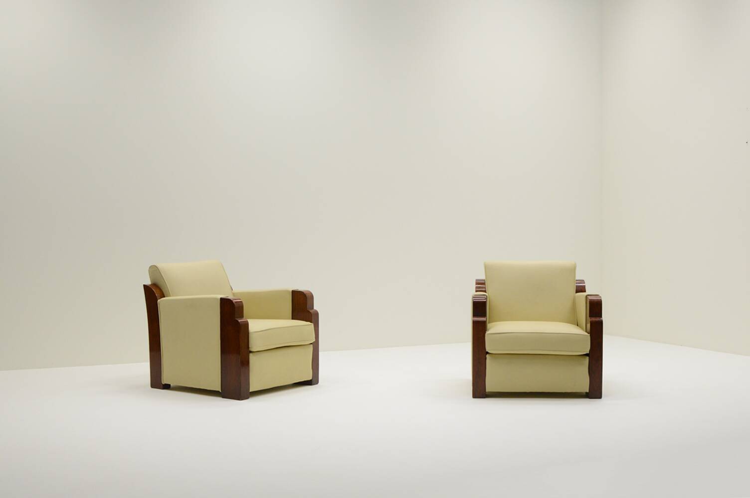 Set of 2 leather Art Deco club chairs, 1930s France.