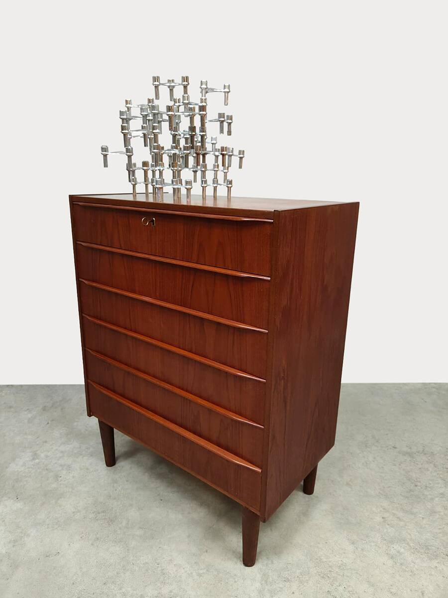Commode en teck au design danois vintage