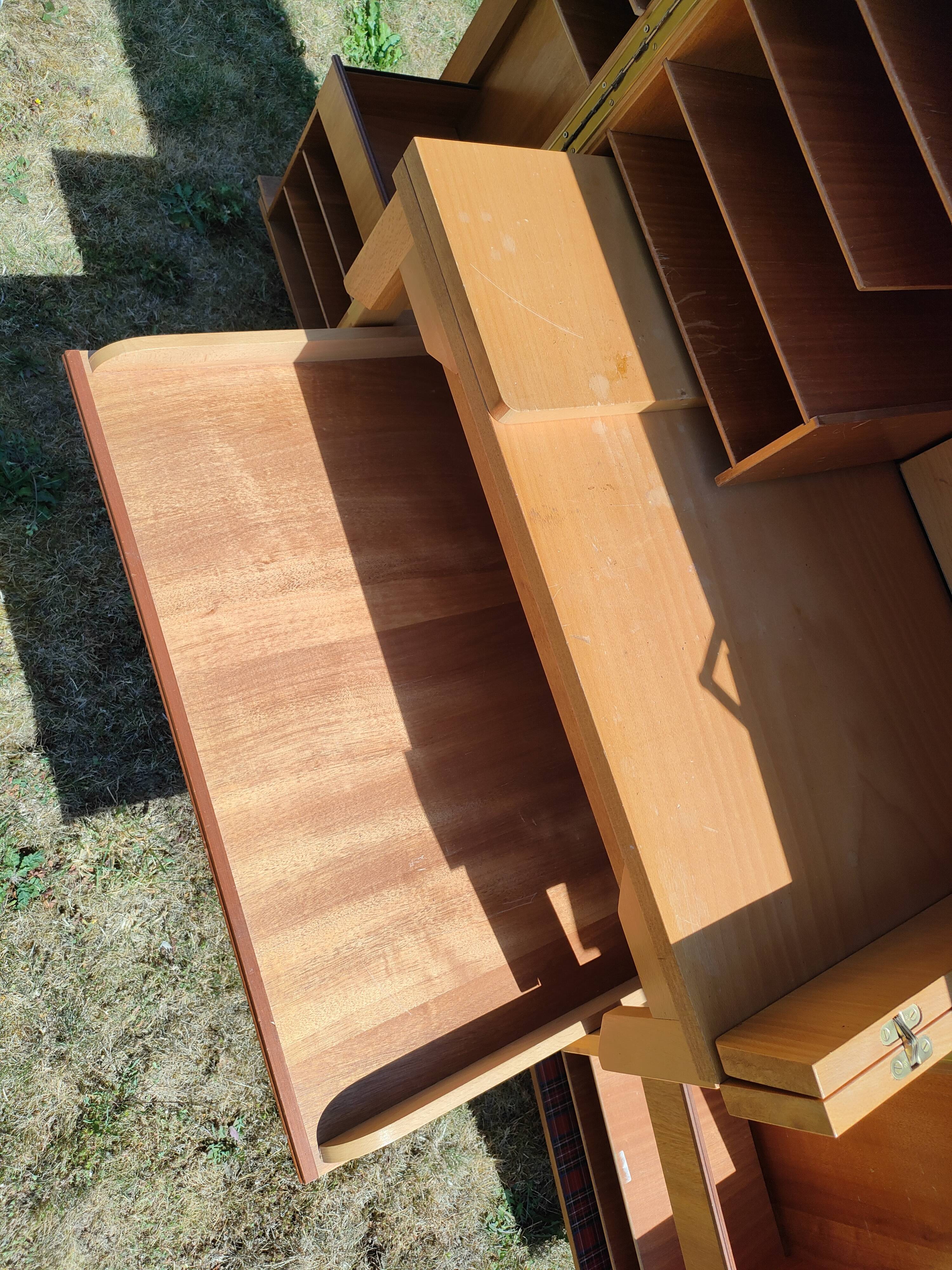 Bureau « magic box »  dans le style de Mummenthaler & Meier
