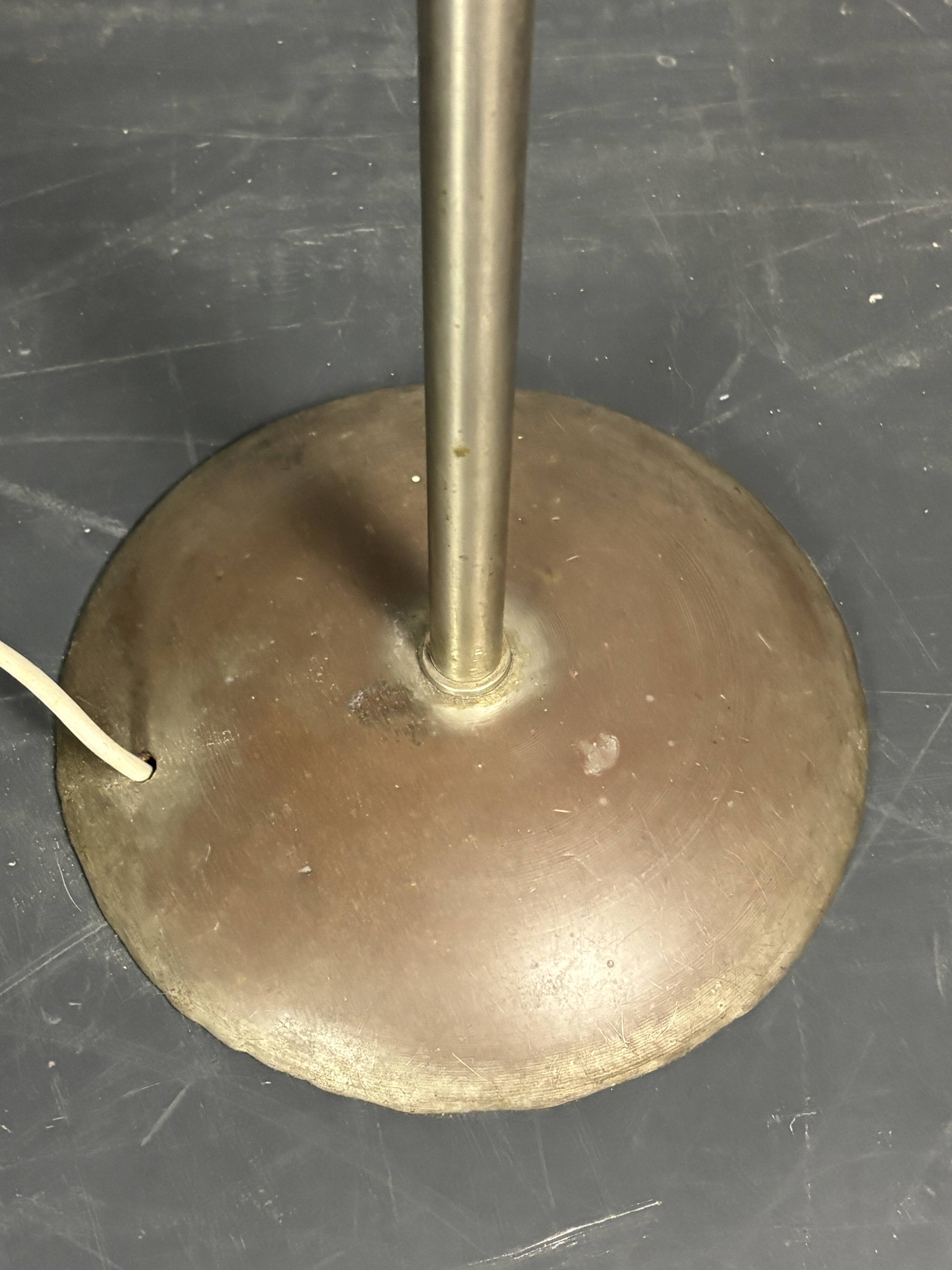 Dutch art deco modernist Bauhaus GISO 451 arc floor lamp W.H. Gispen, 1929