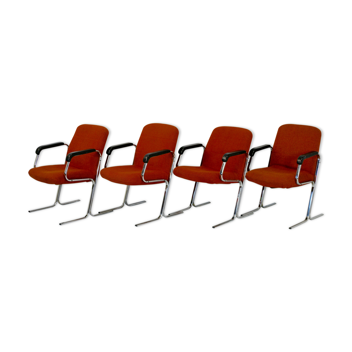 4 "space age" armchairs, chrome steel base