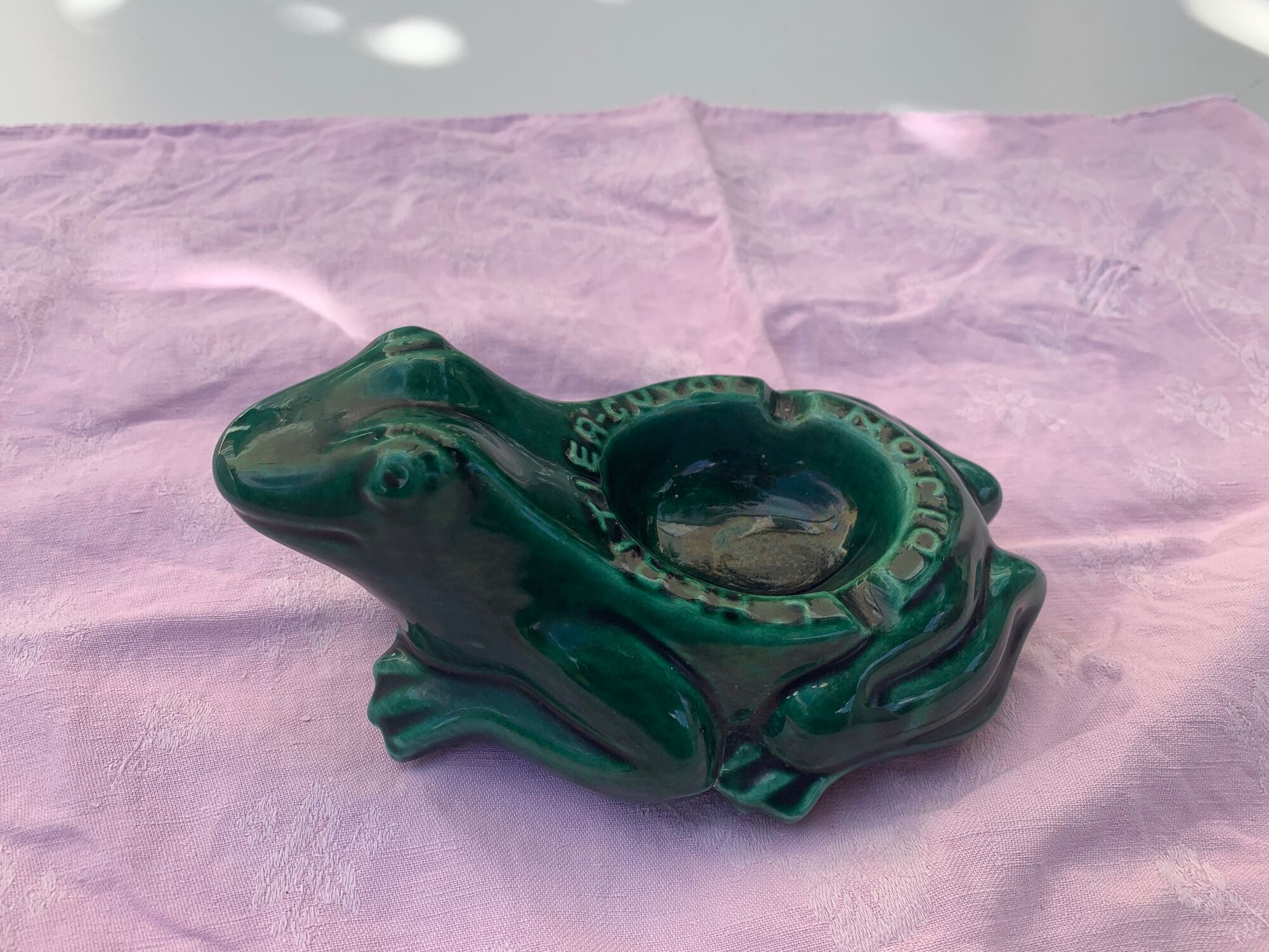 Advertising ashtray l'héritier-Guyot Dijon in vintage and collector's green enamelled ceramic