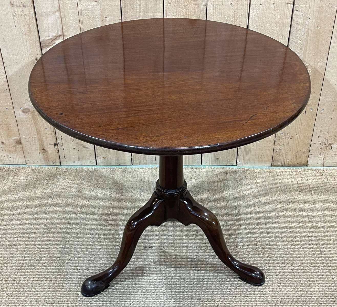 Victorian mahogany pedestal table 19th century