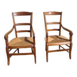 Paire de fauteuils Louis Philippe en châtaignier