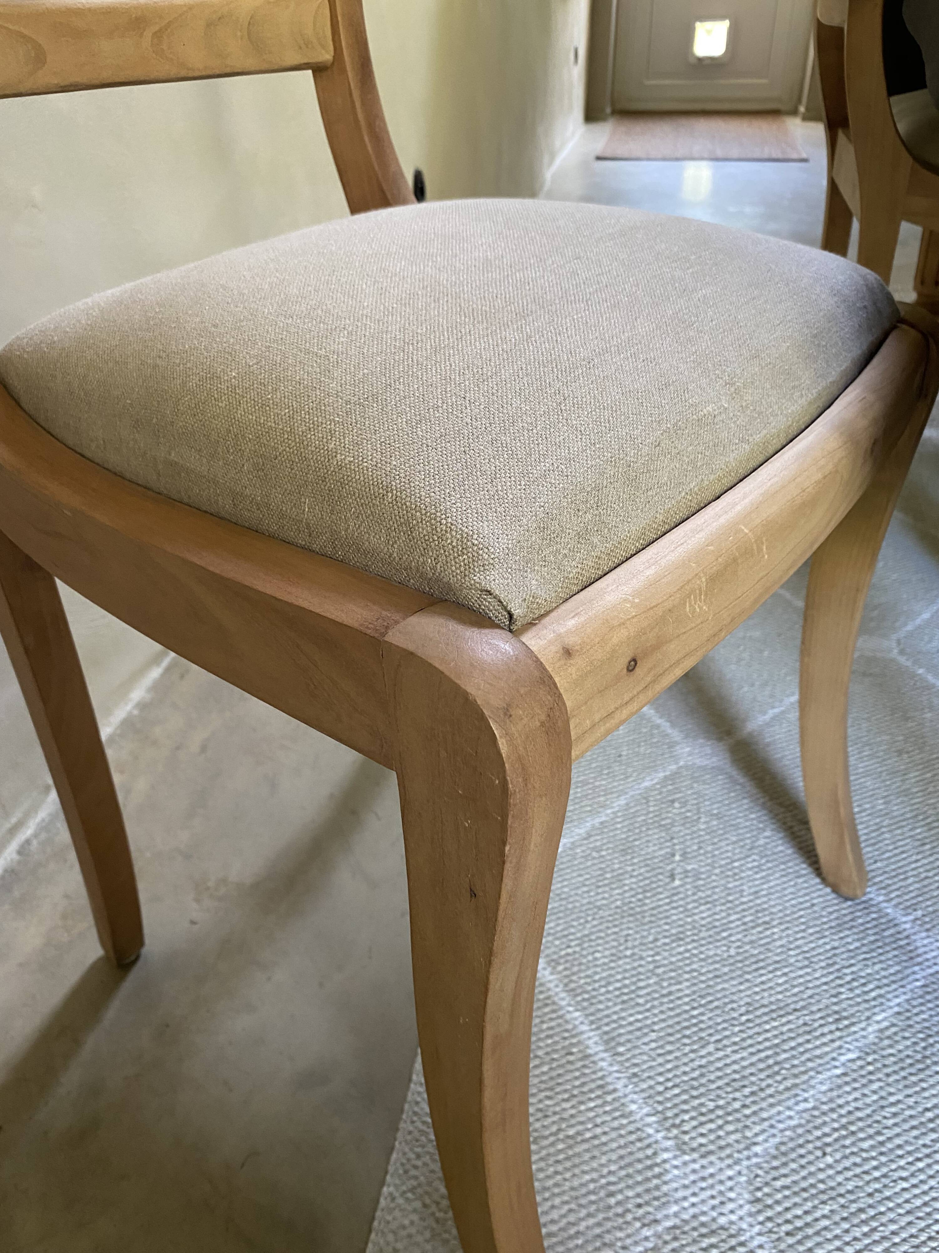 Chaises Louis Philippe barrettes pieds sabres