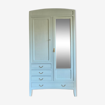 Armoire parisienne