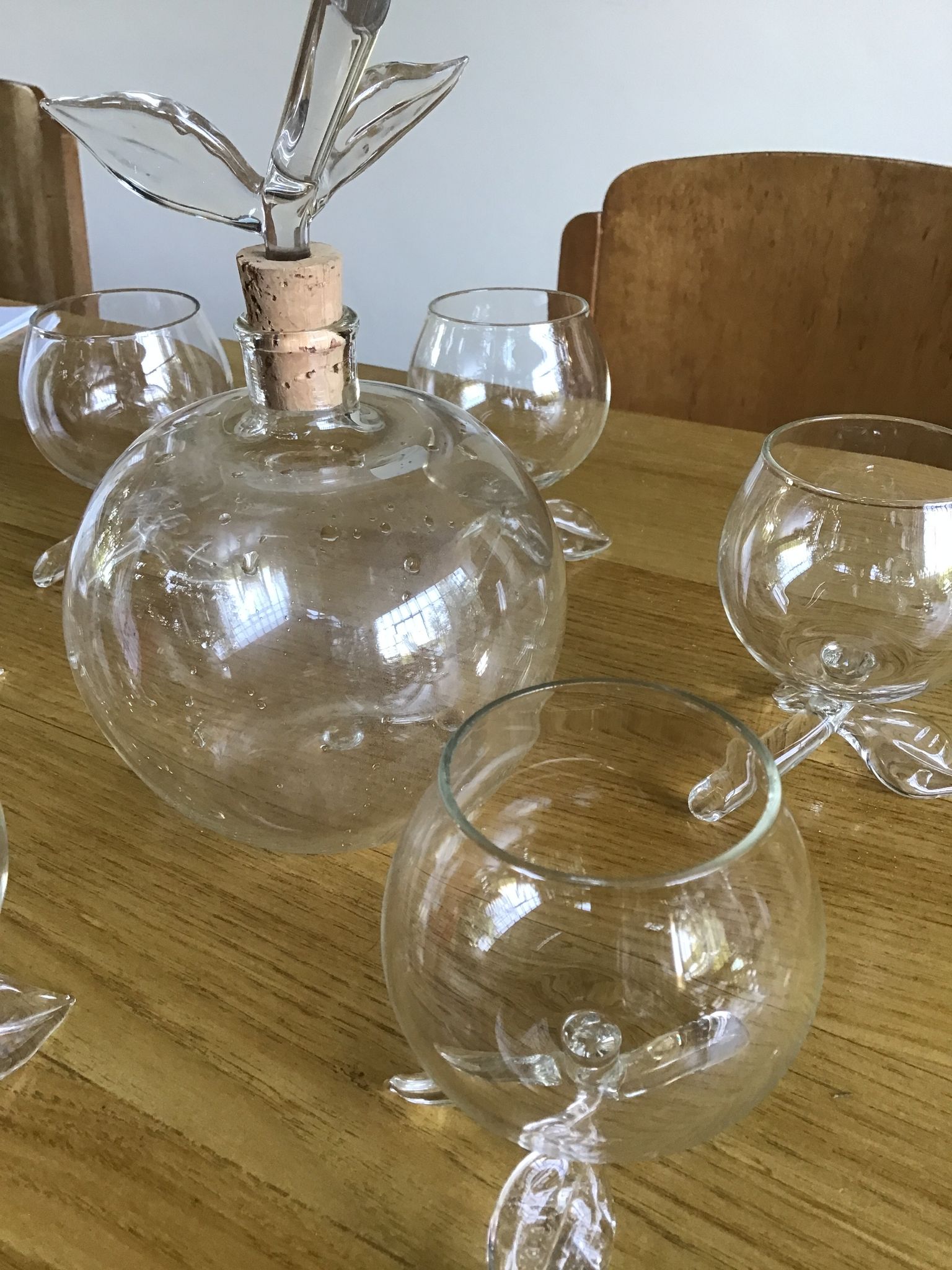 Carafe service and 6 ball glasses