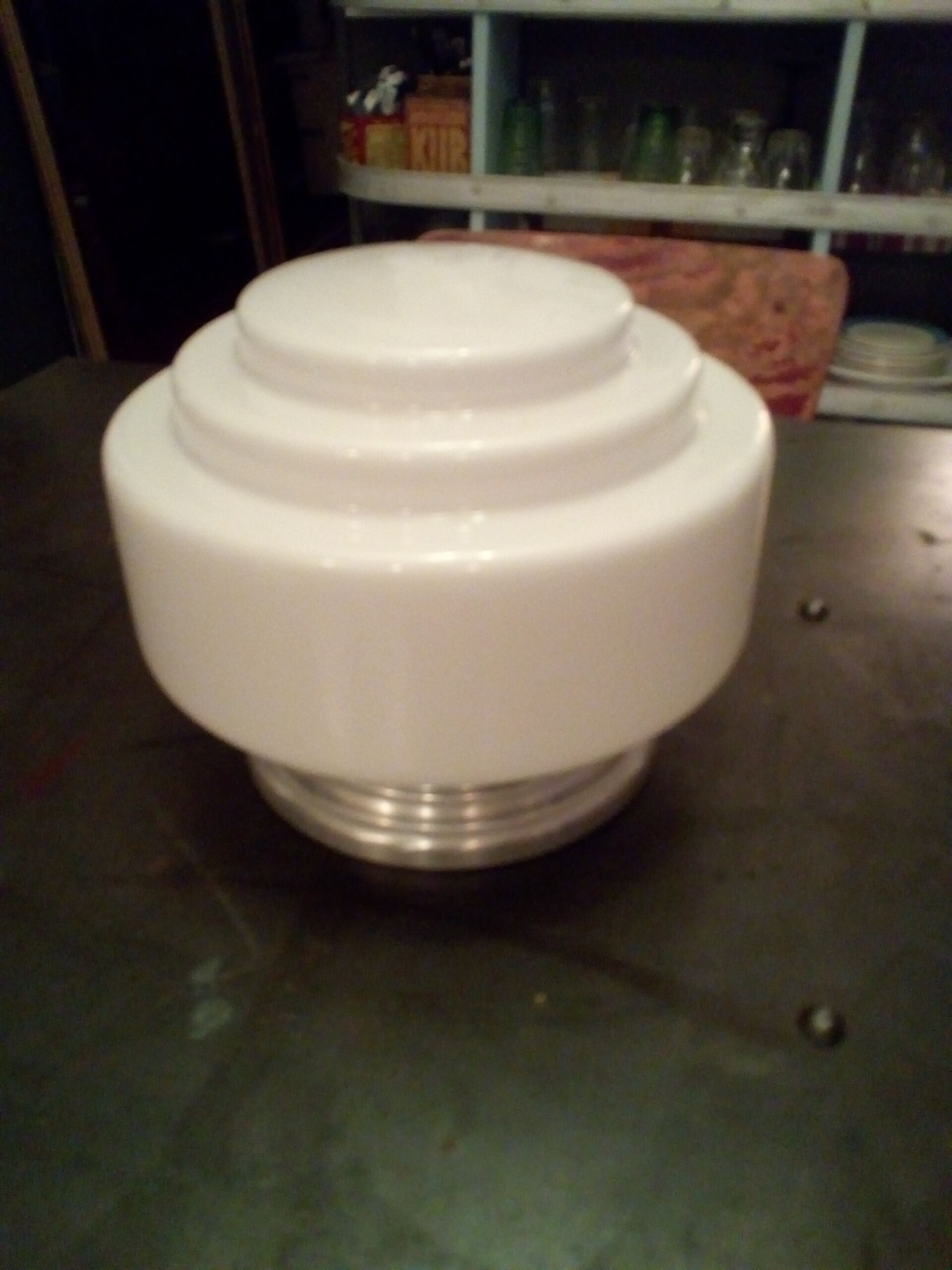 Ceiling light in opaline