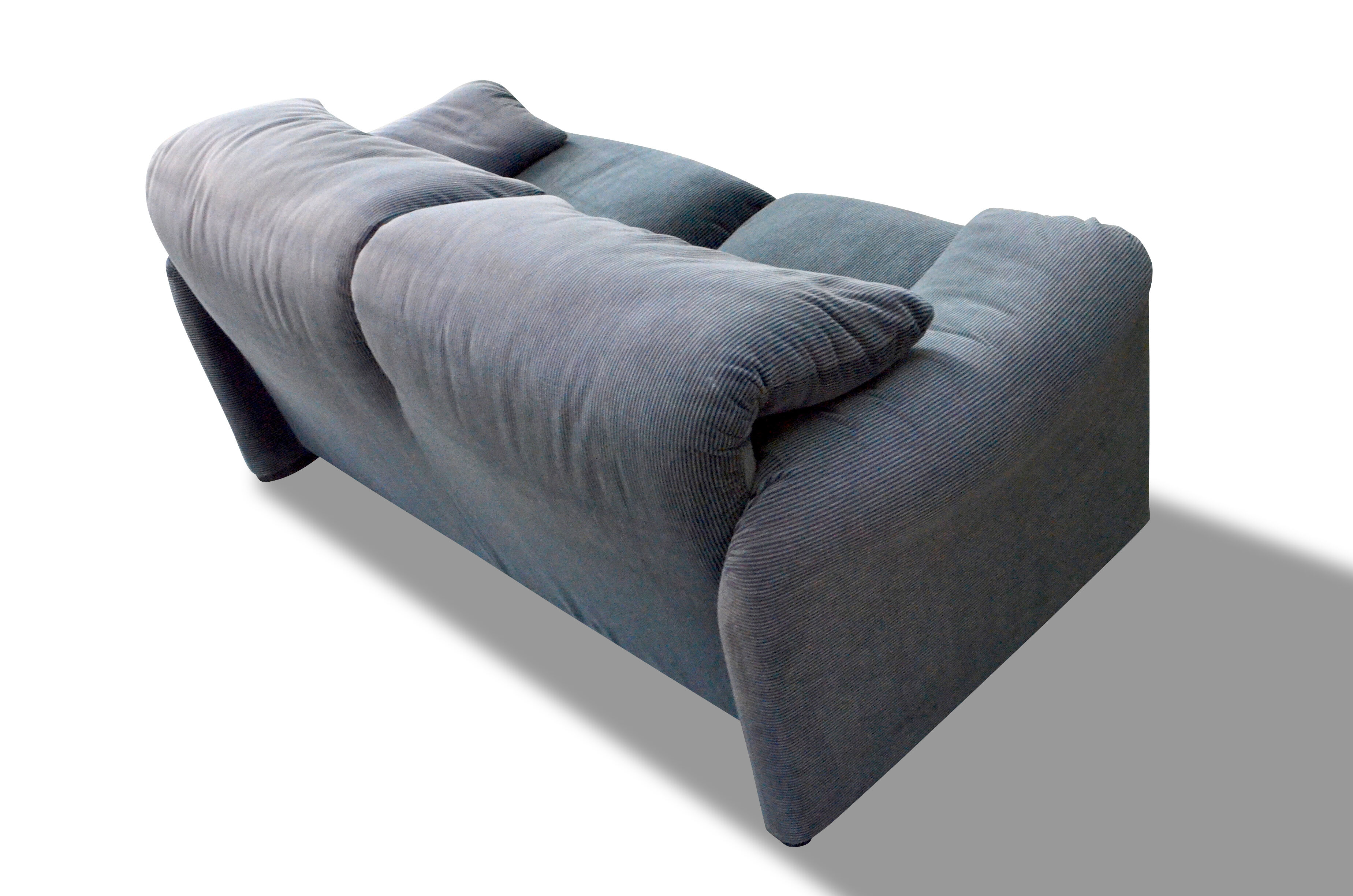 Sofa "Maralunga" by Vico Magistretti edition Cassina velvet bicolor