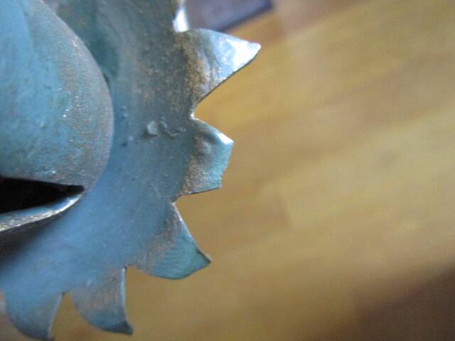 Vintage "sheaf of wheat" wall candle holder in painted brass