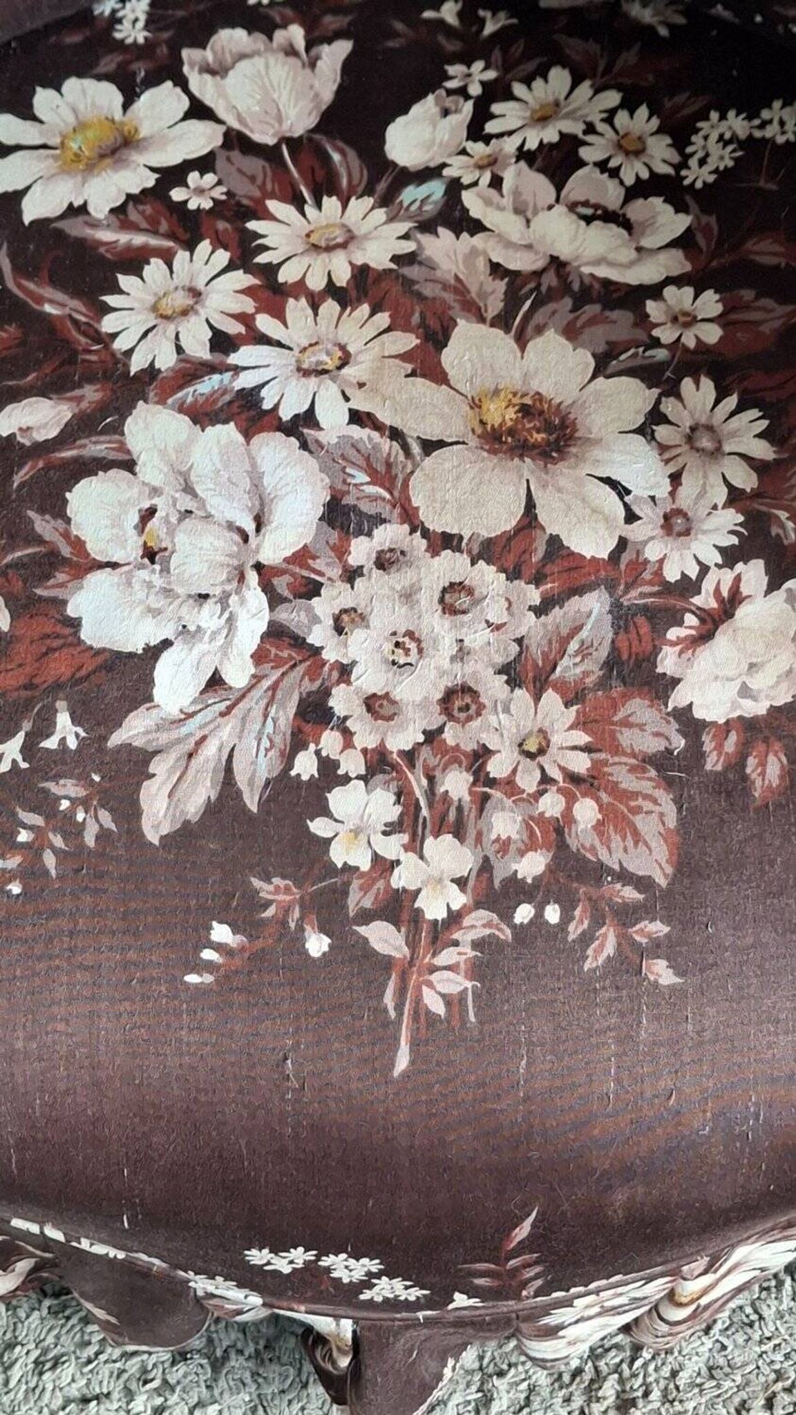 Napoleon III toad chair – Antique structure, floral fabric