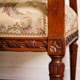 Fauteuil sculpté style Louis XVI