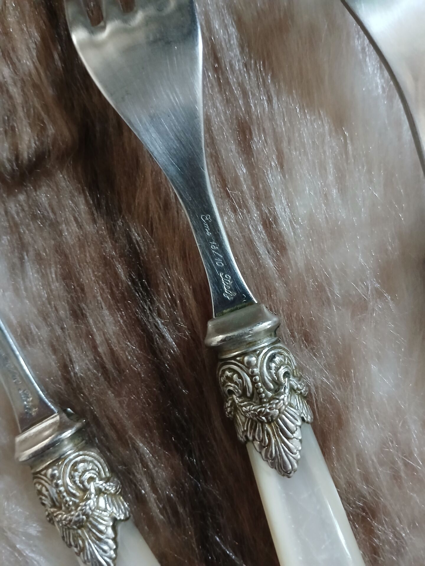 8 antique place settings