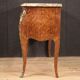 Commode française marquetée de style Louis XV du XXe siècle